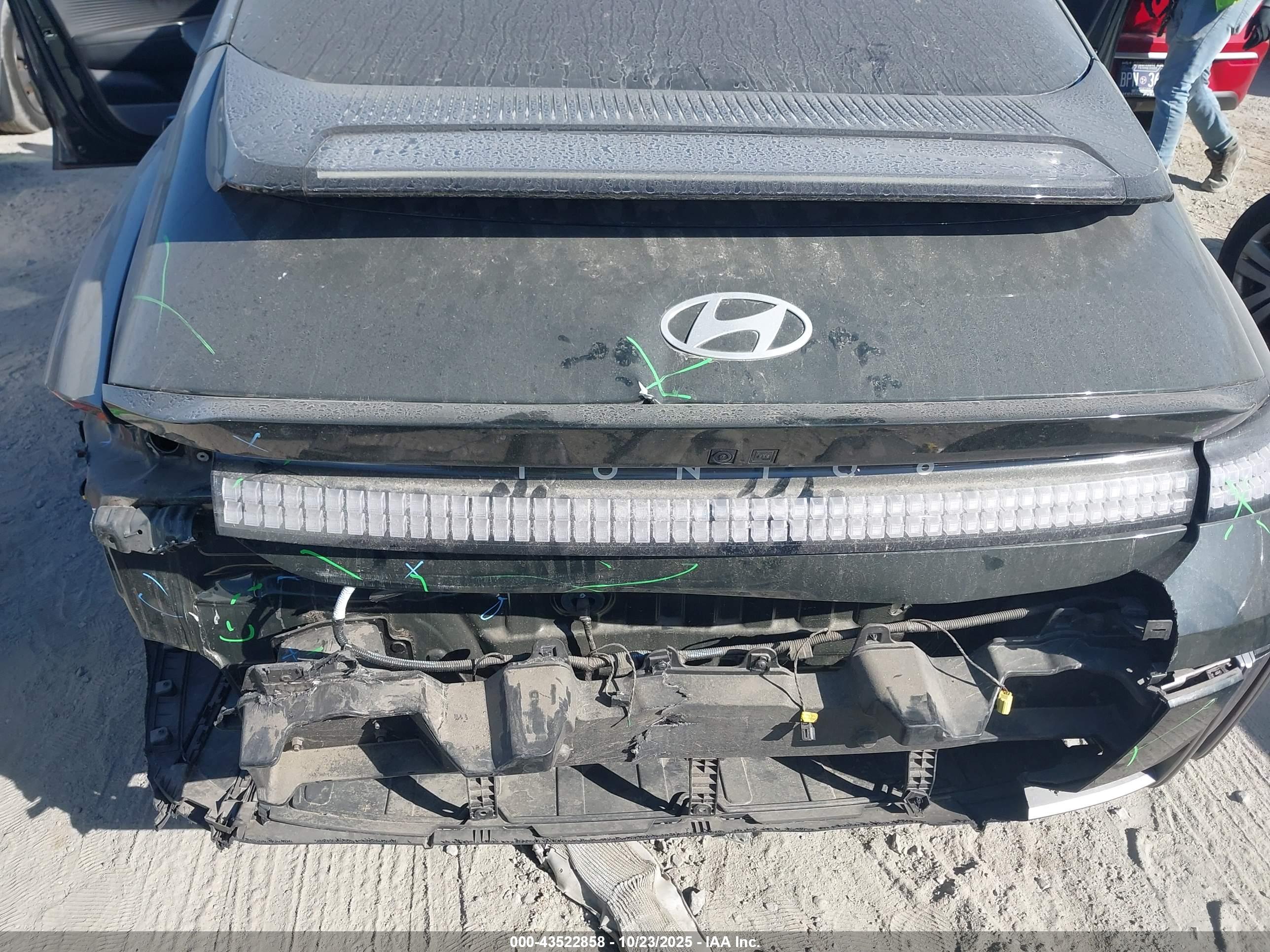 HYUNDAI IONIQ image 6