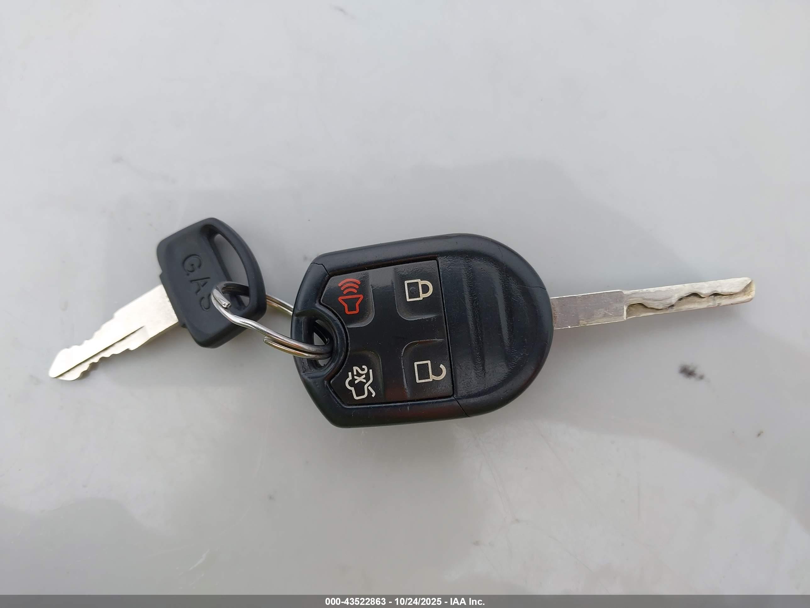 FORD FIESTA image 11