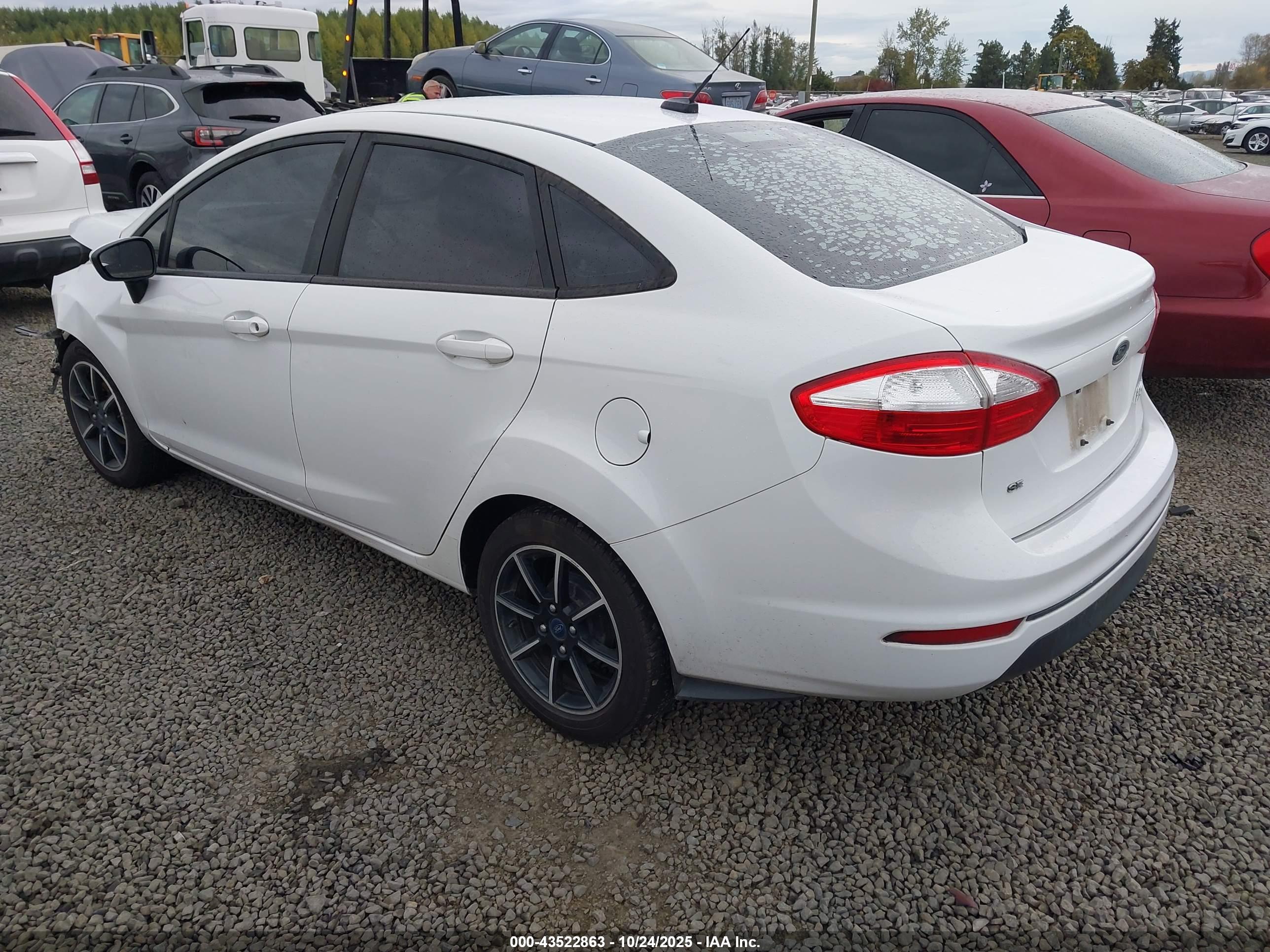 FORD FIESTA image 3