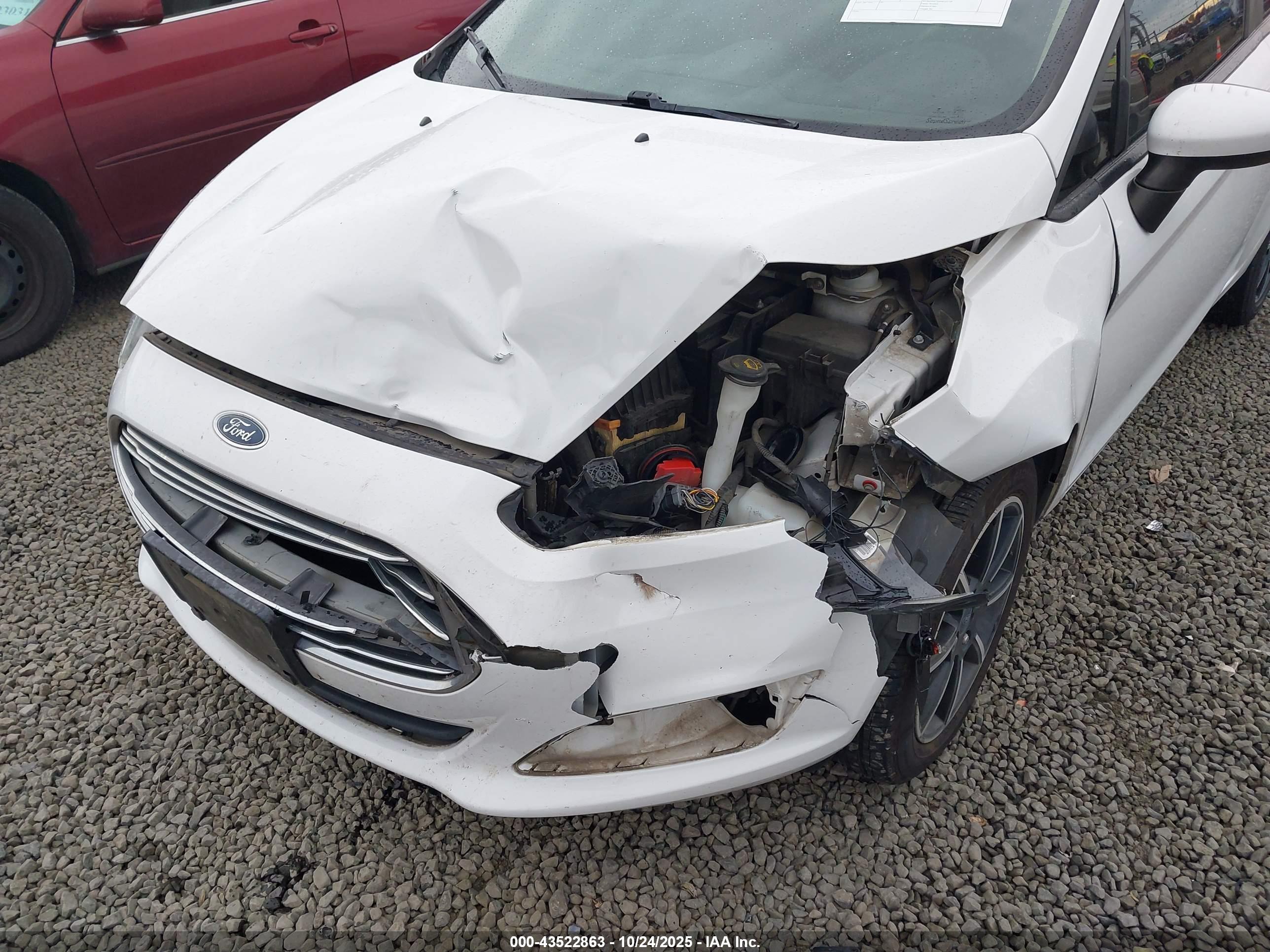FORD FIESTA image 6