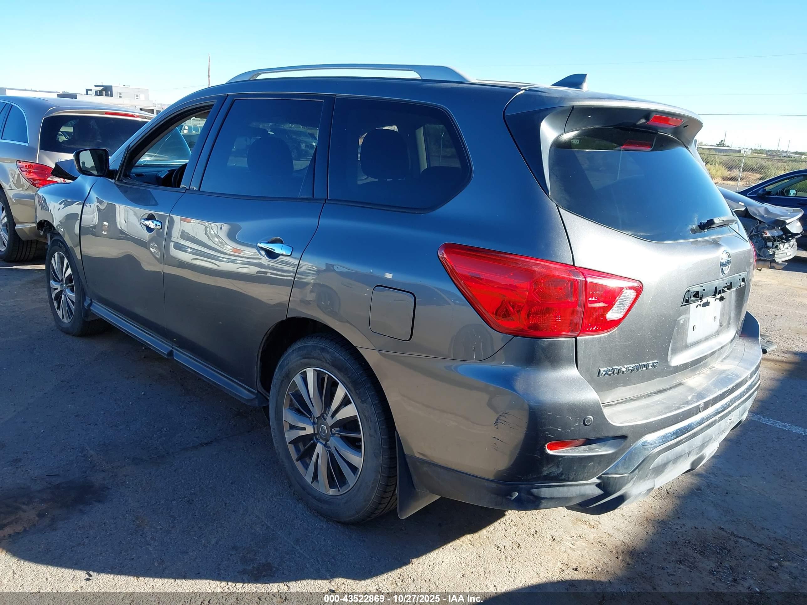 NISSAN PATHFINDER image 3