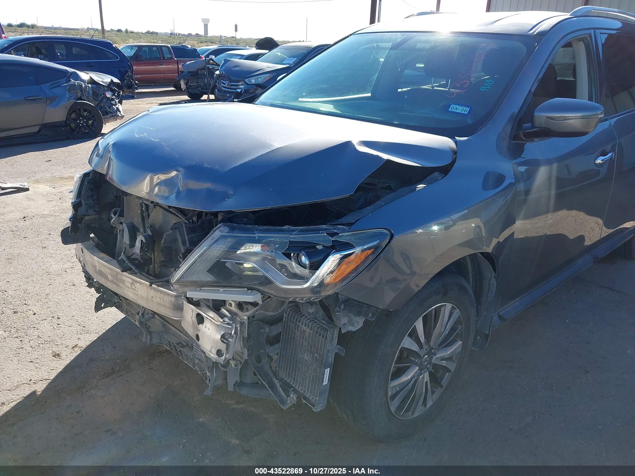 NISSAN PATHFINDER image 6