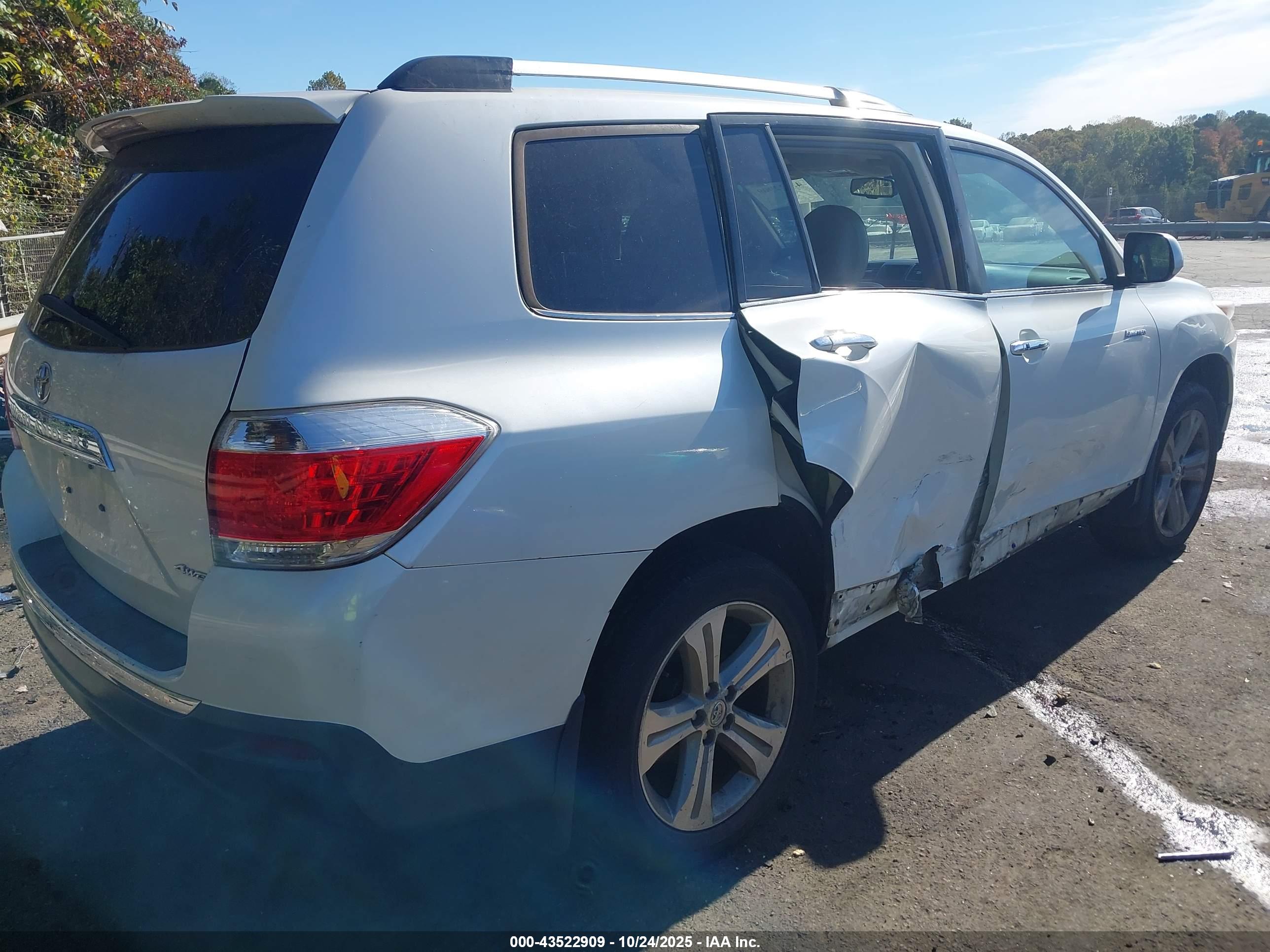 TOYOTA HIGHLANDER image 6