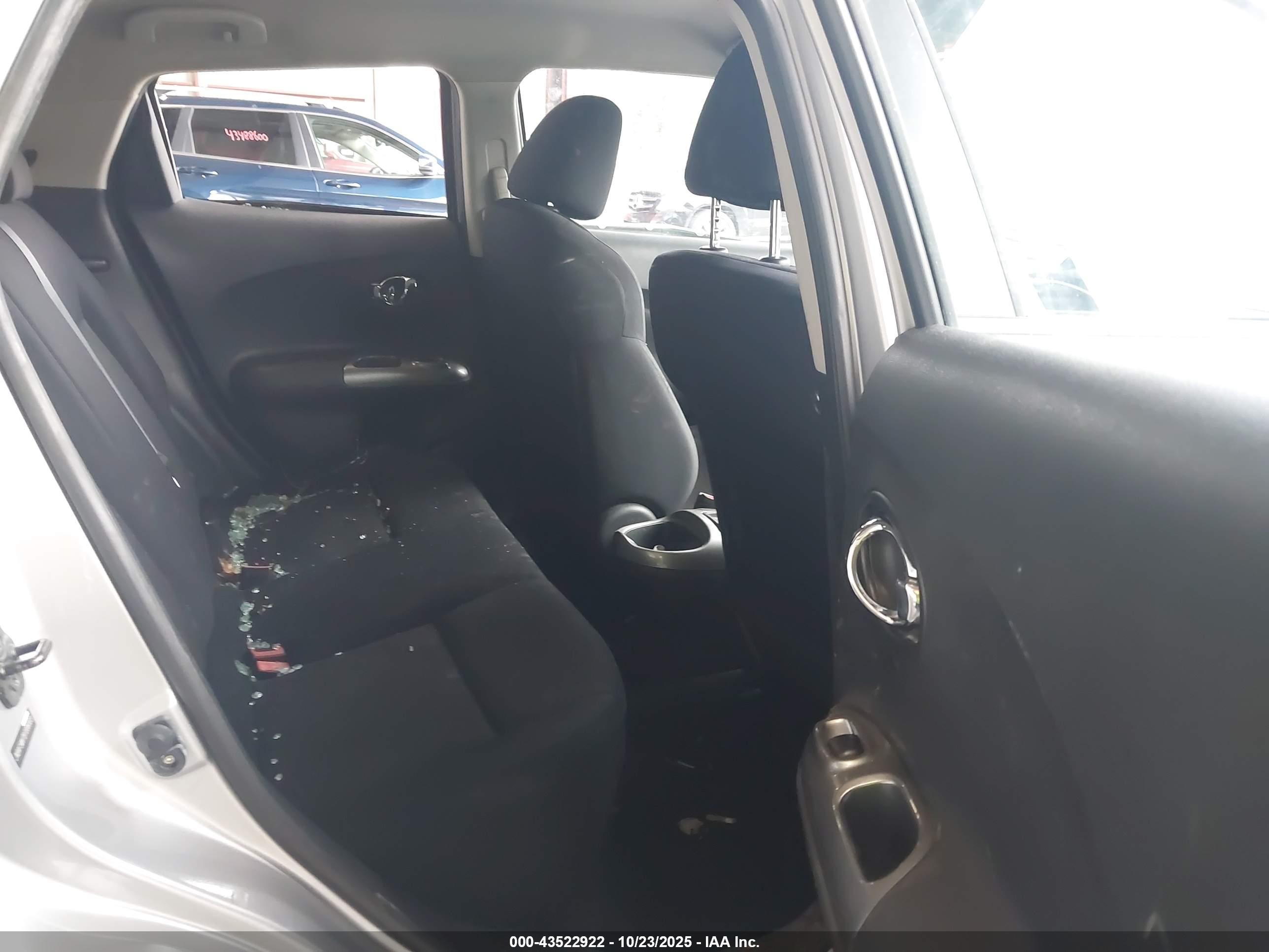 NISSAN JUKE image 8