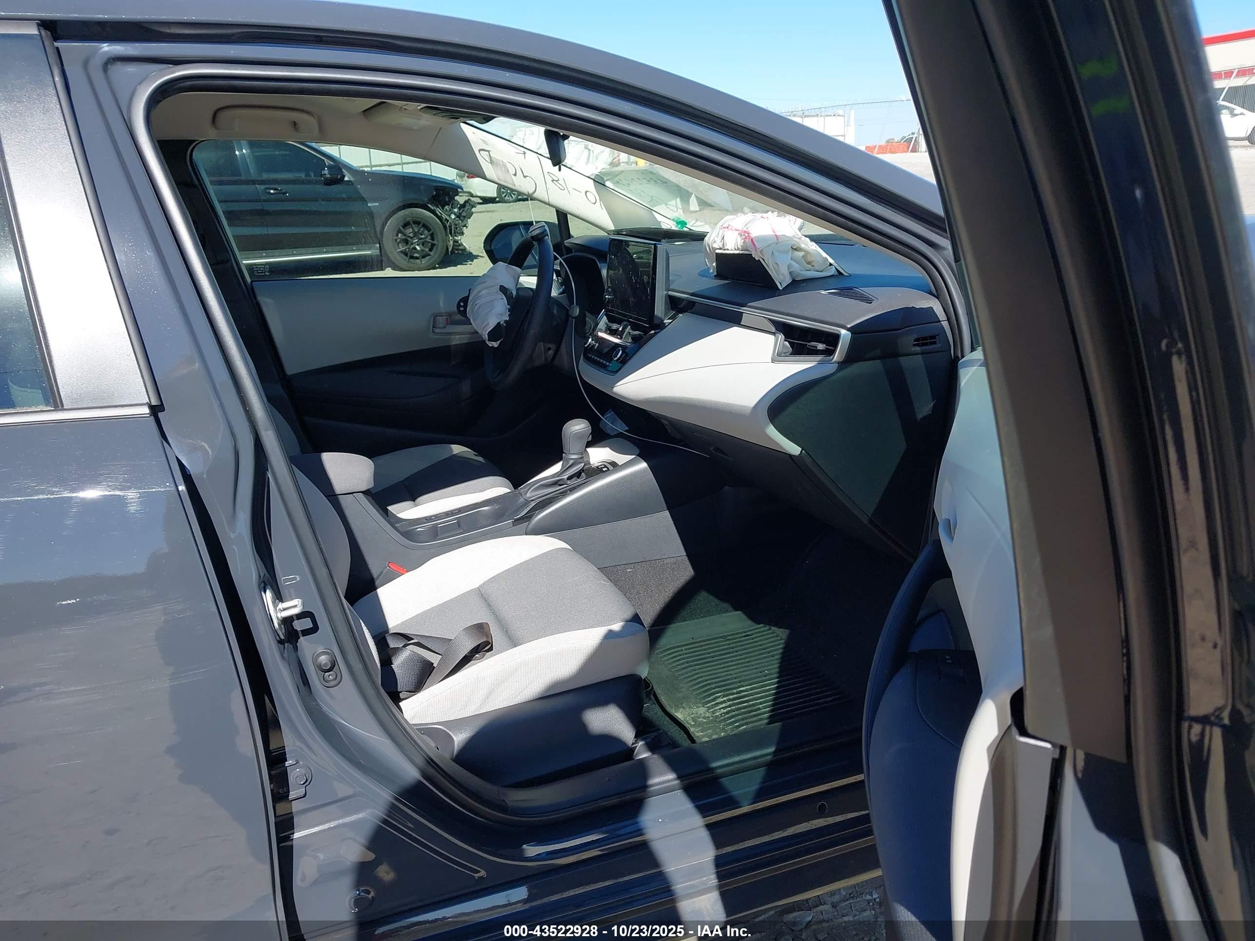 TOYOTA COROLLA image 5