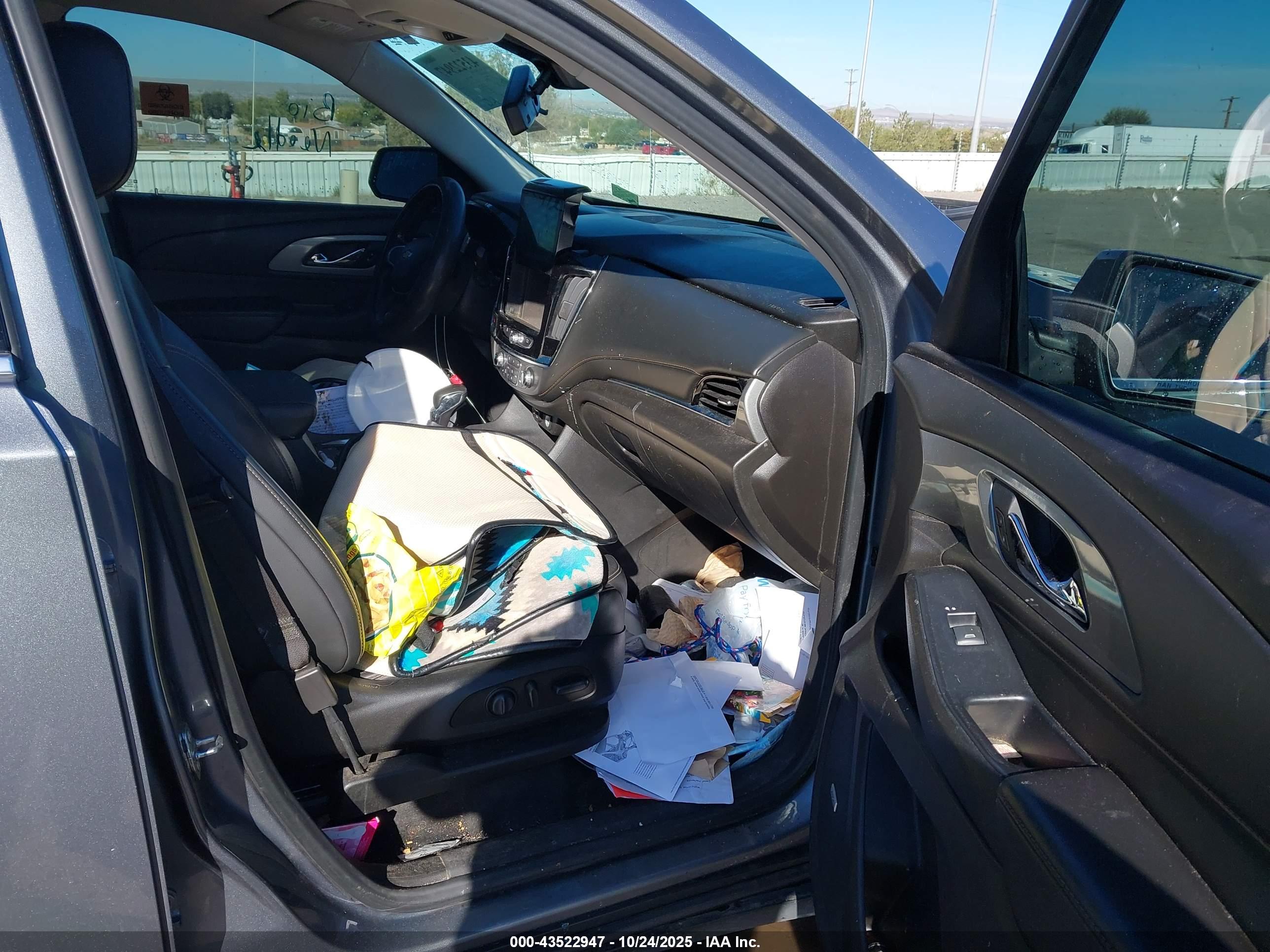 CHEVROLET TRAVERSE image 5