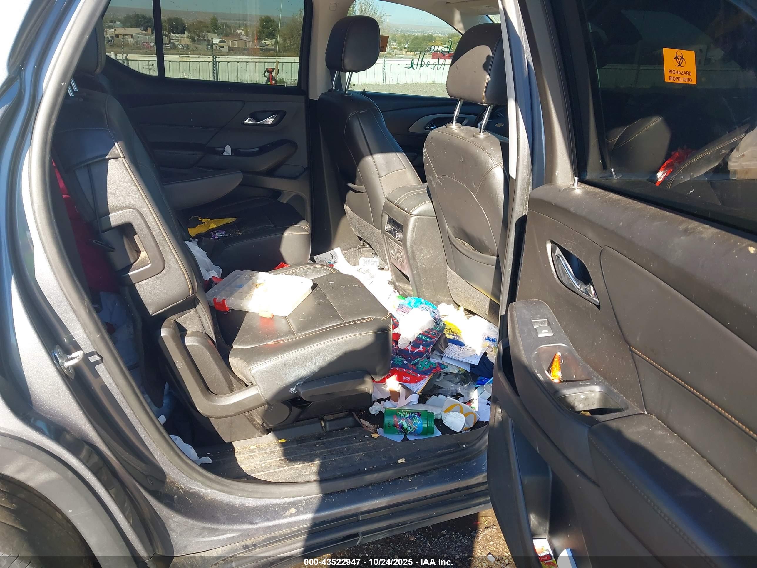 CHEVROLET TRAVERSE image 8