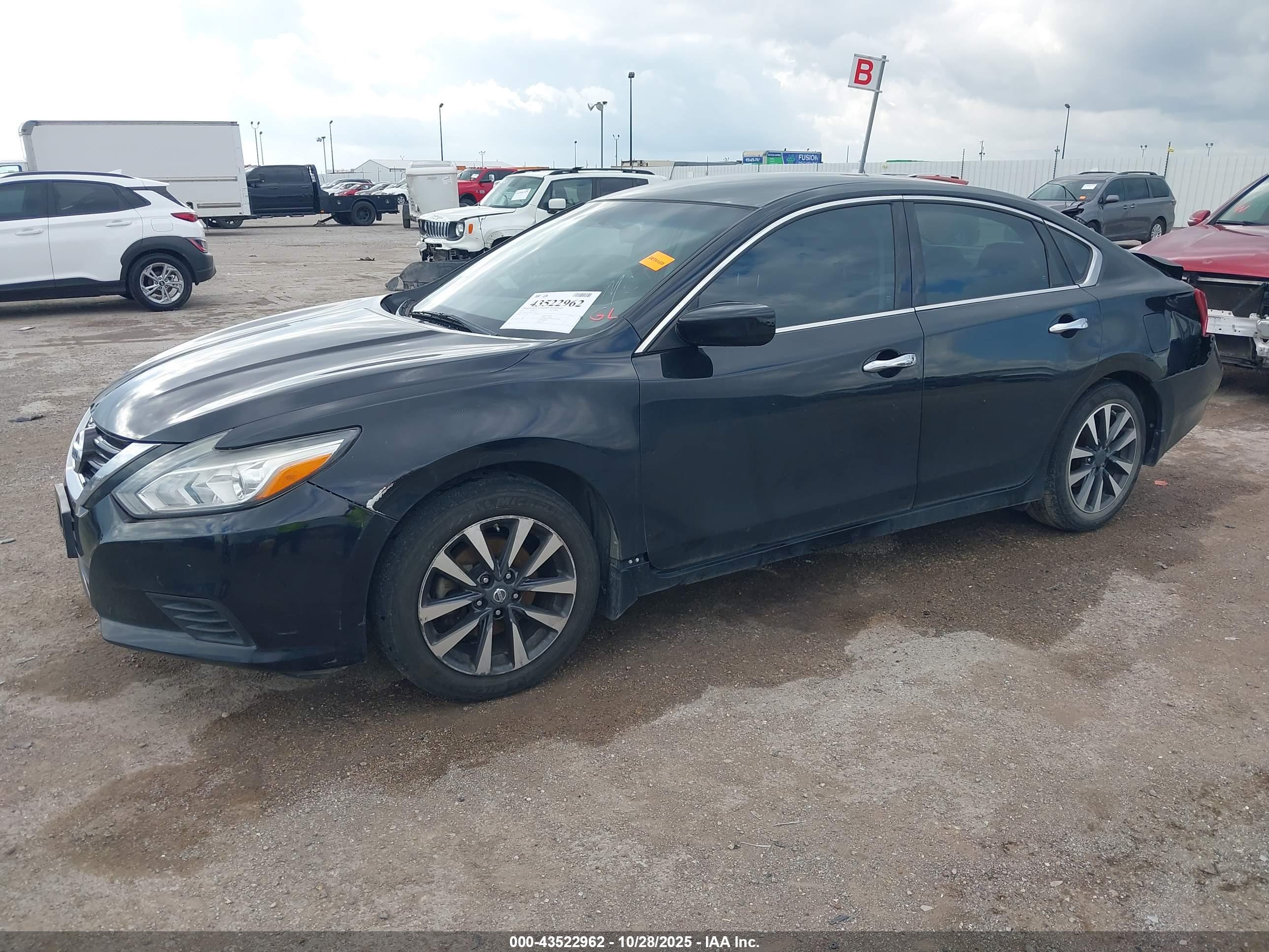 NISSAN ALTIMA image 2