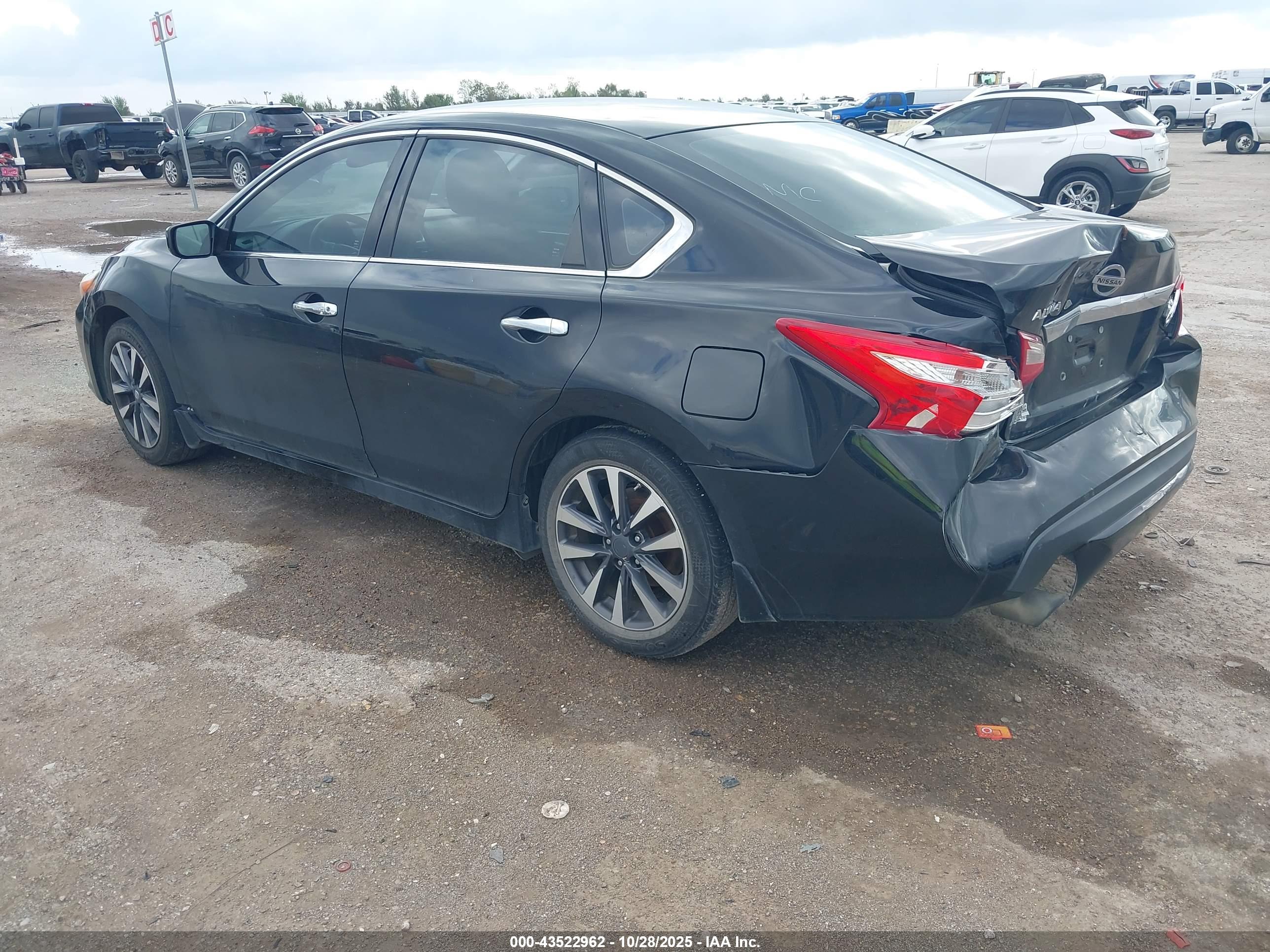 NISSAN ALTIMA image 3