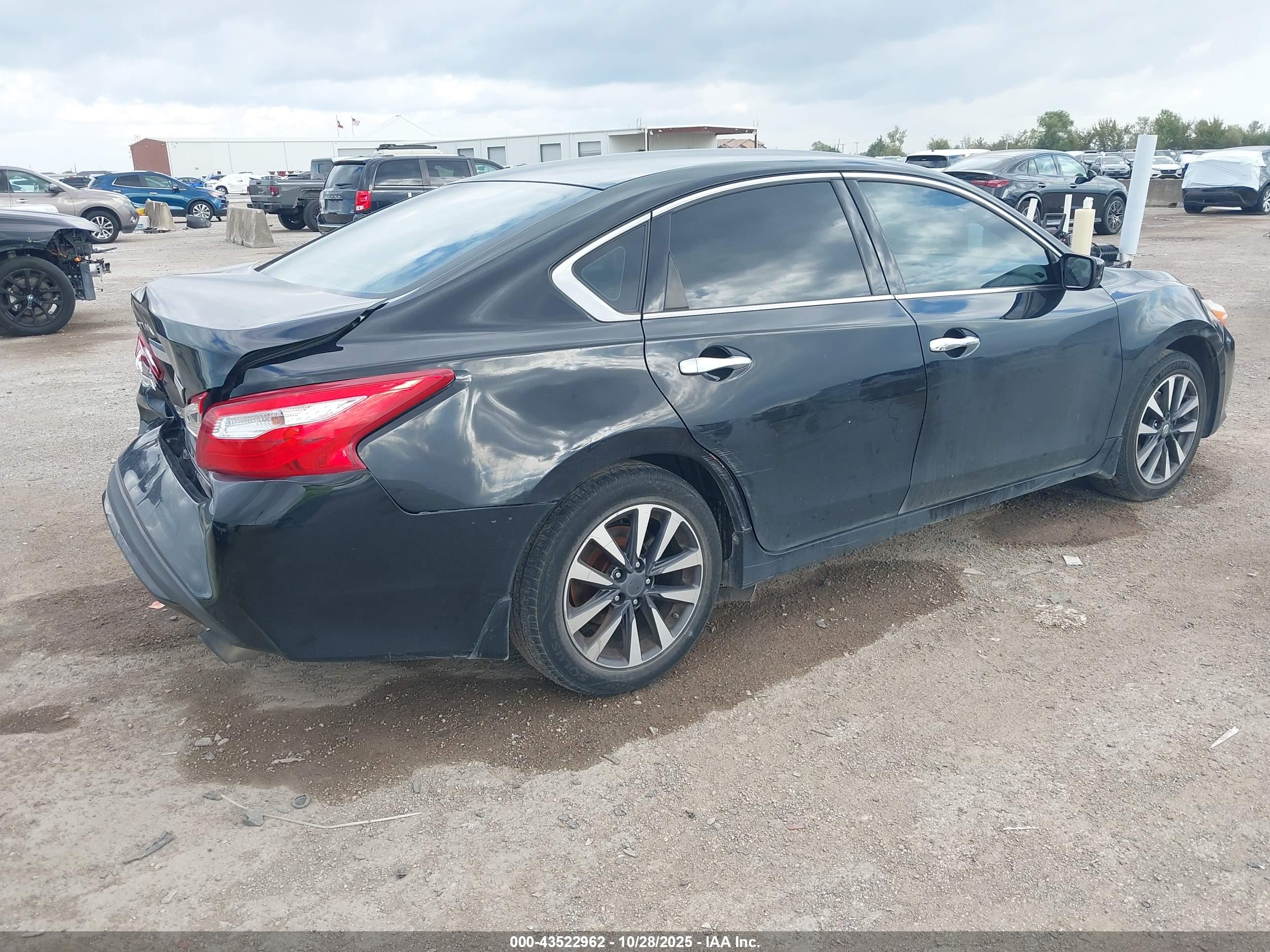 NISSAN ALTIMA image 4