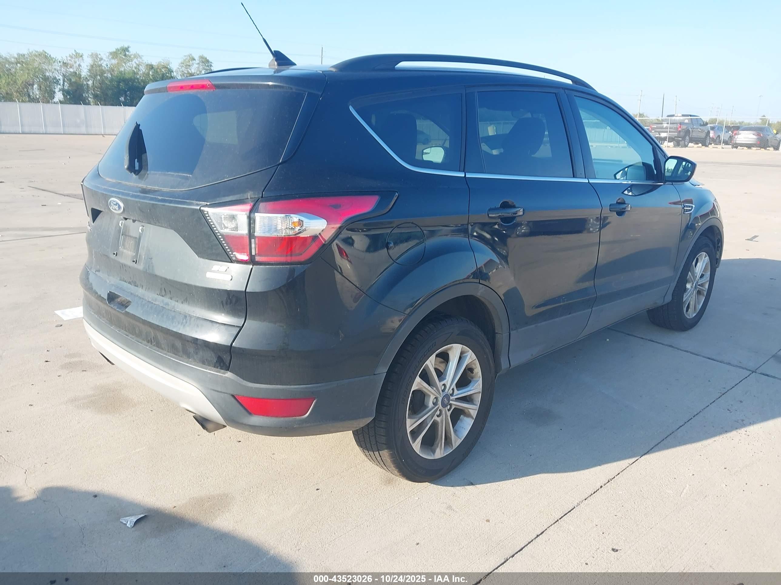 FORD ESCAPE image 4