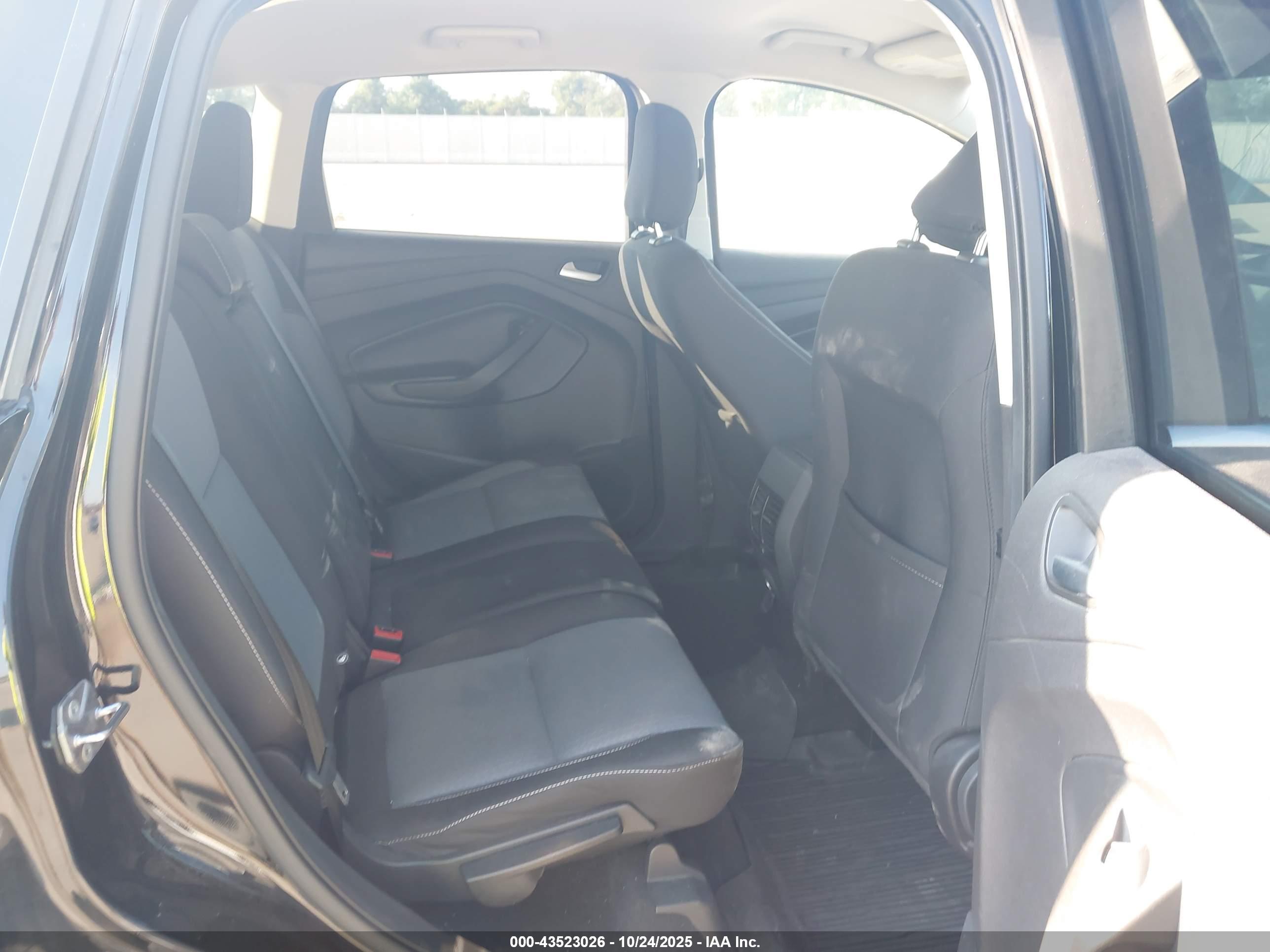 FORD ESCAPE image 8