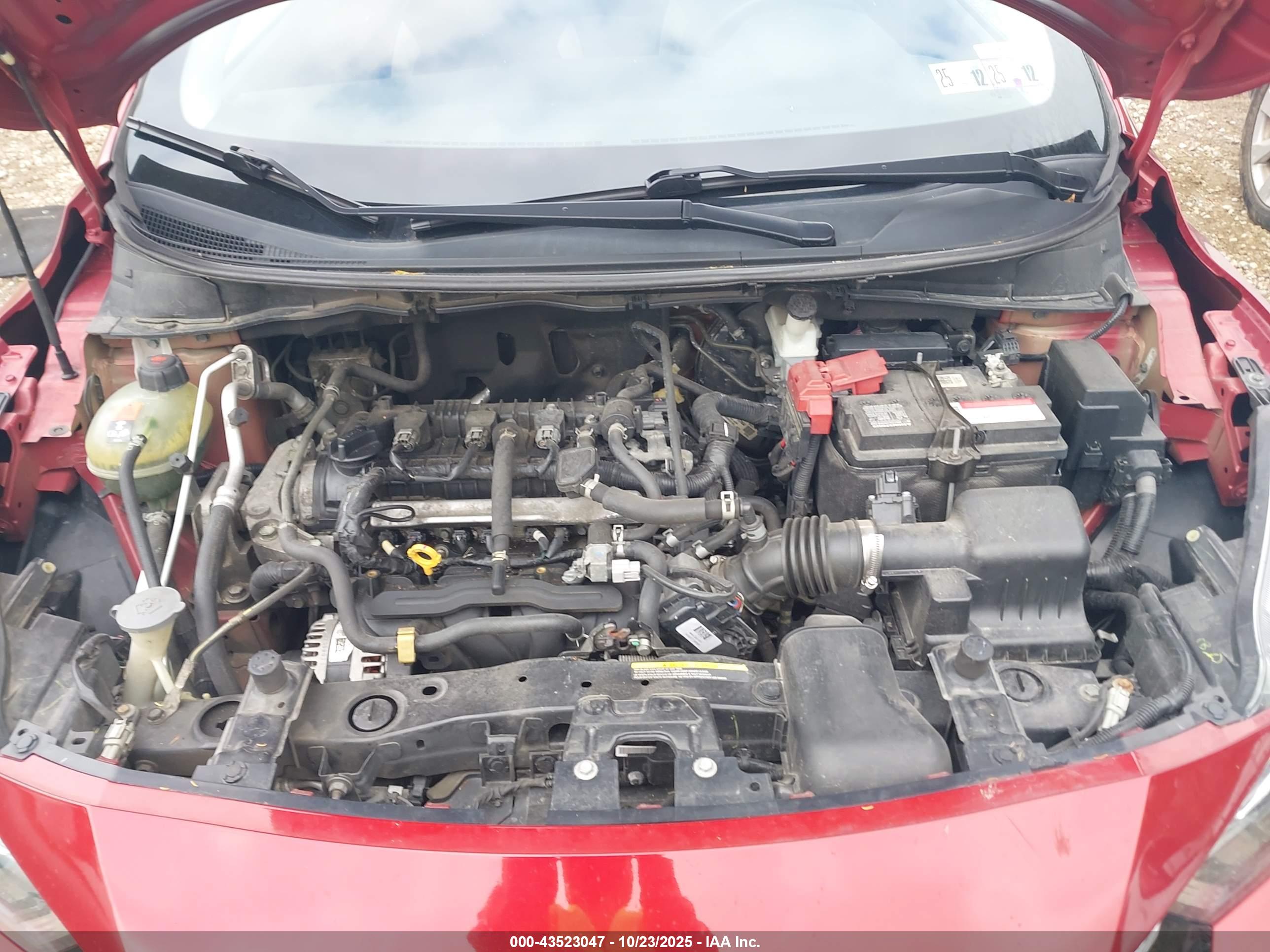 NISSAN VERSA image 10