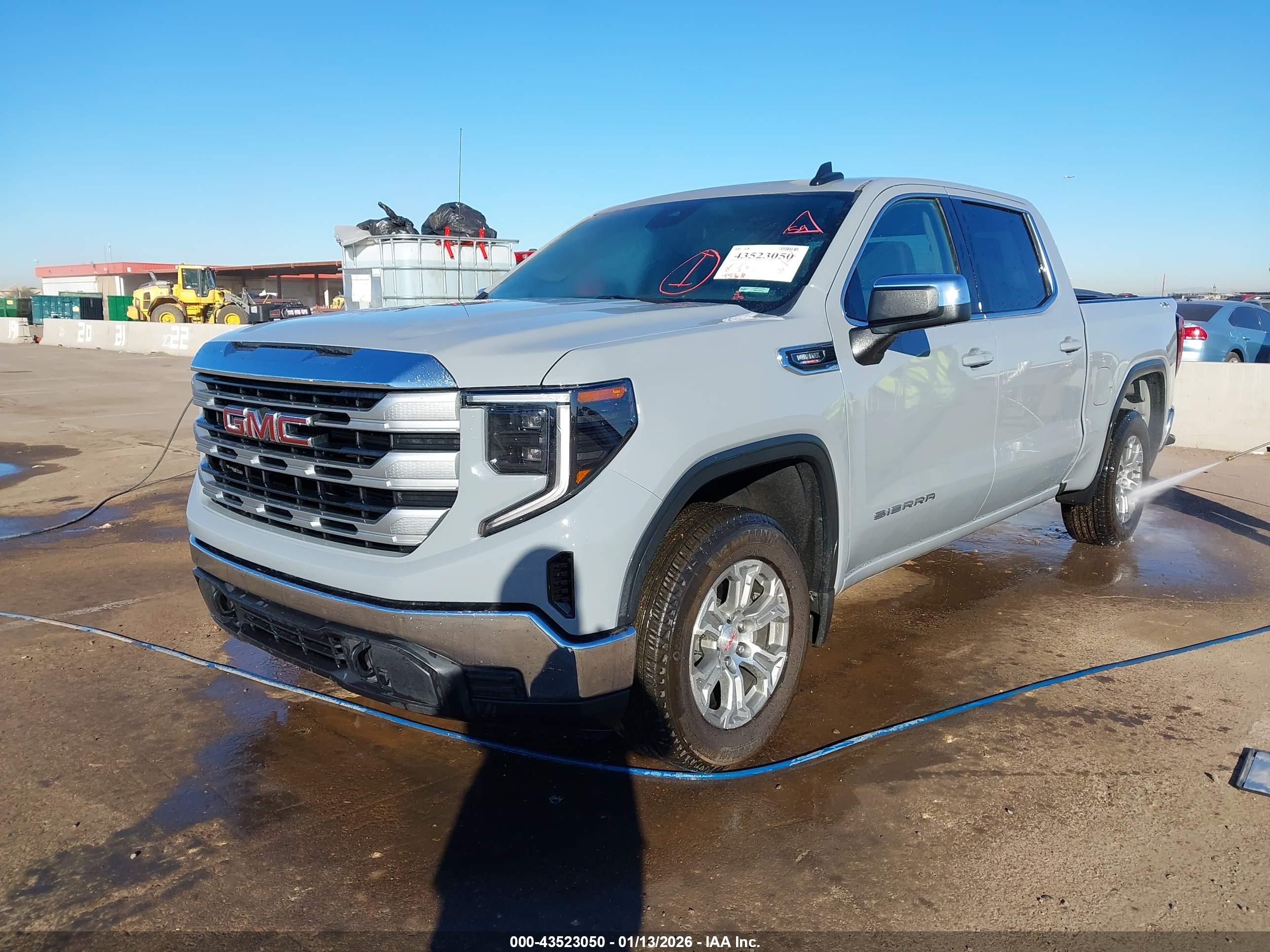 GMC SIERRA image 2