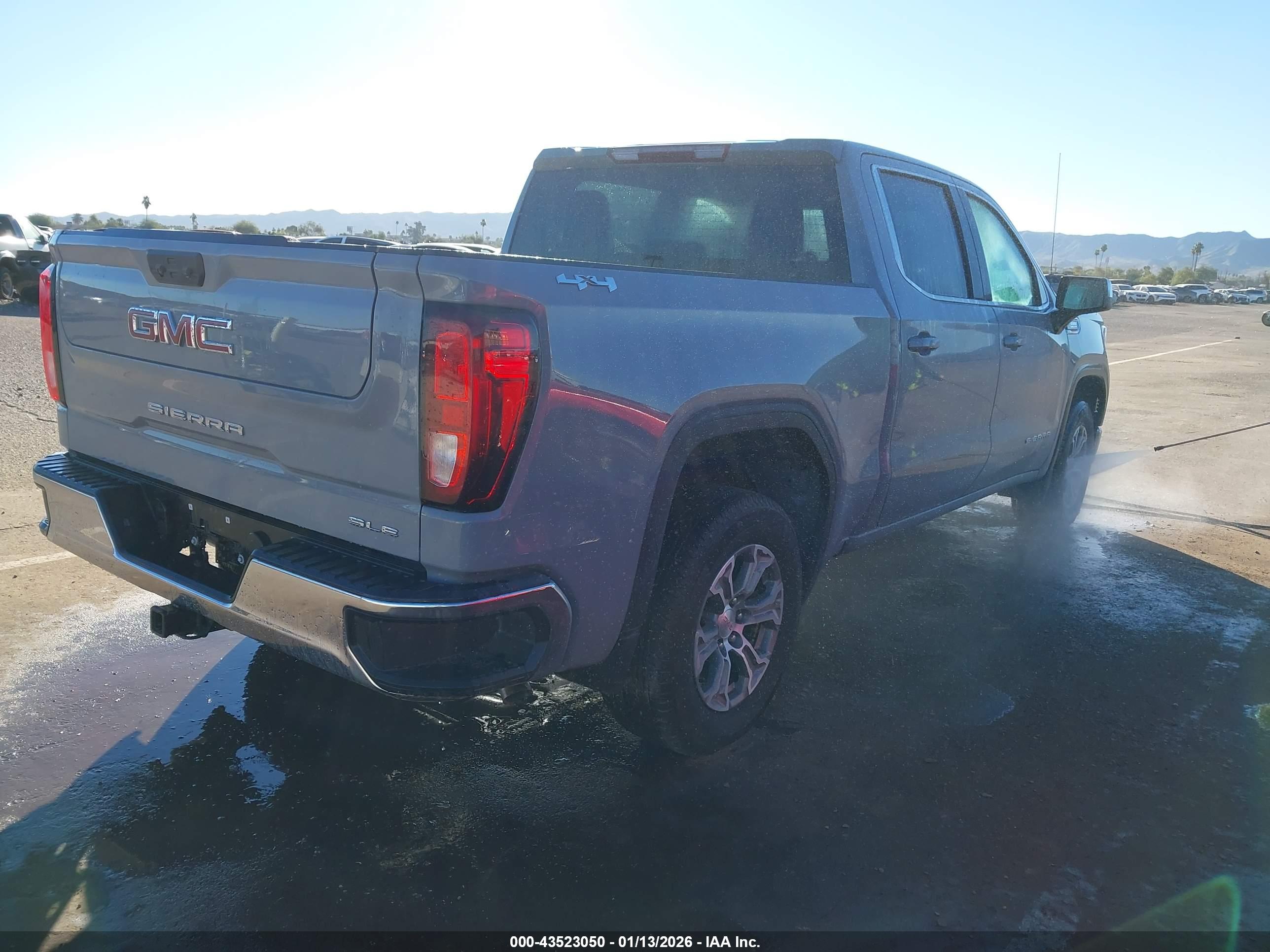 GMC SIERRA image 4