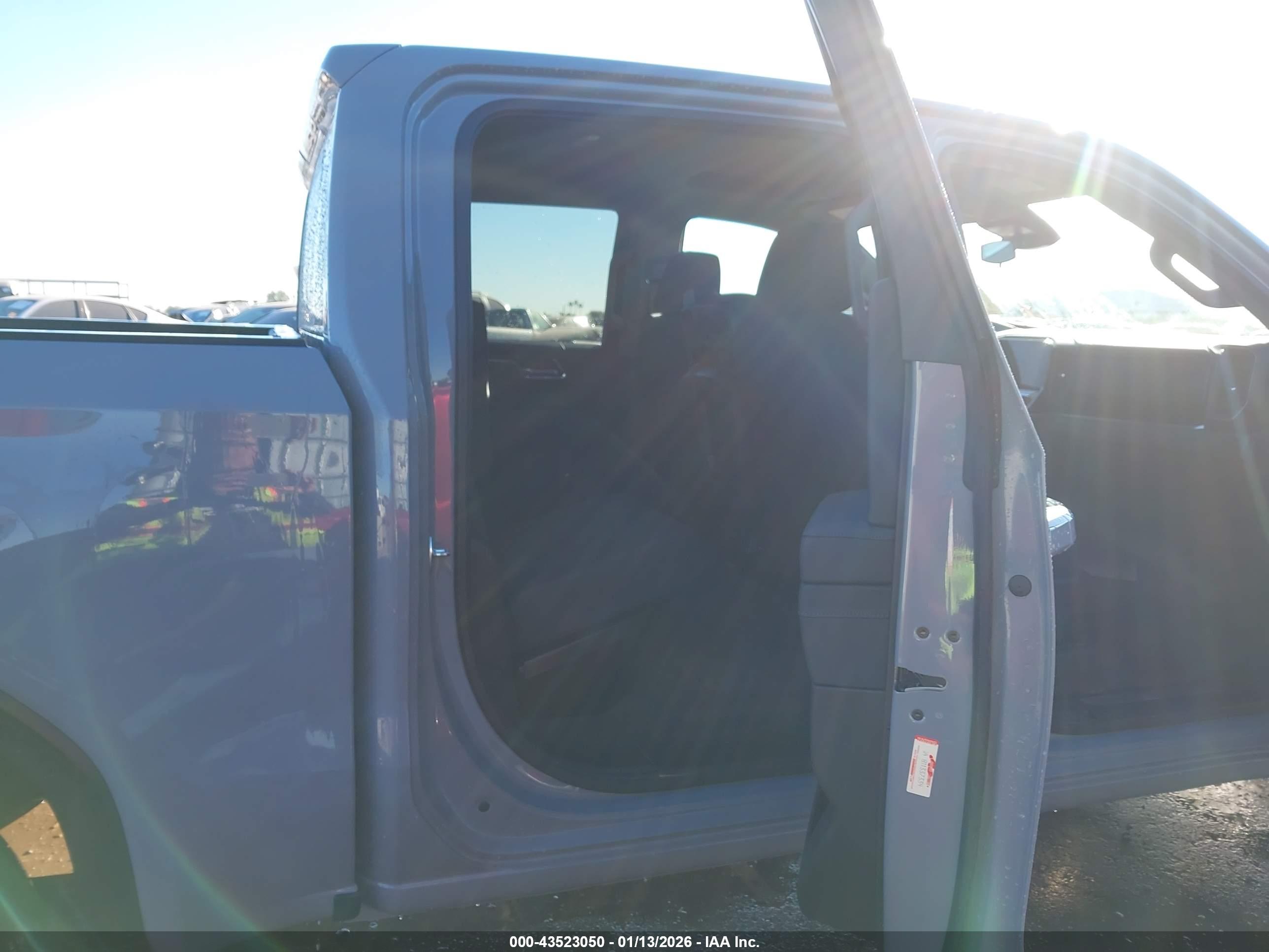 GMC SIERRA image 8