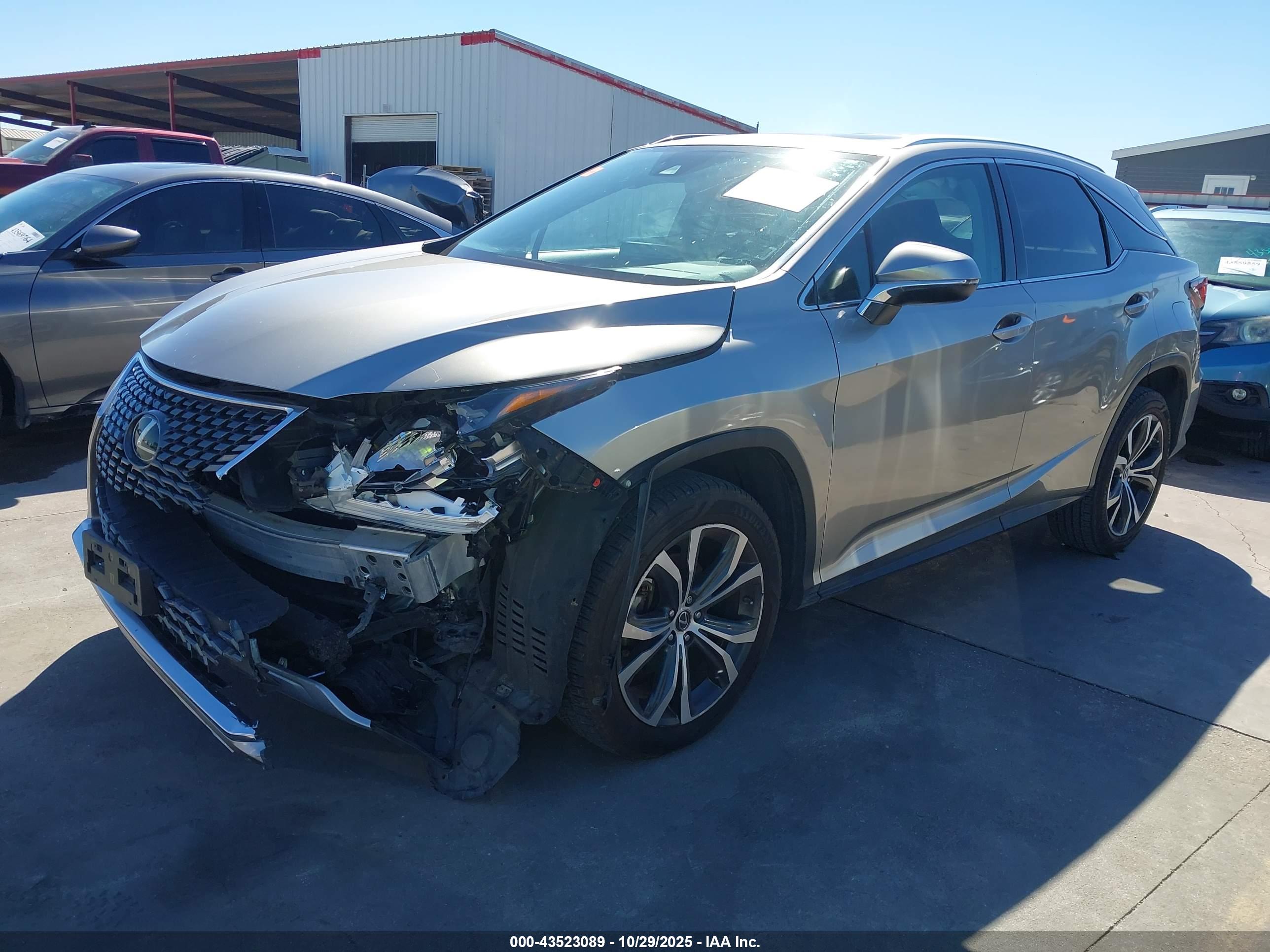 LEXUS RX image 2
