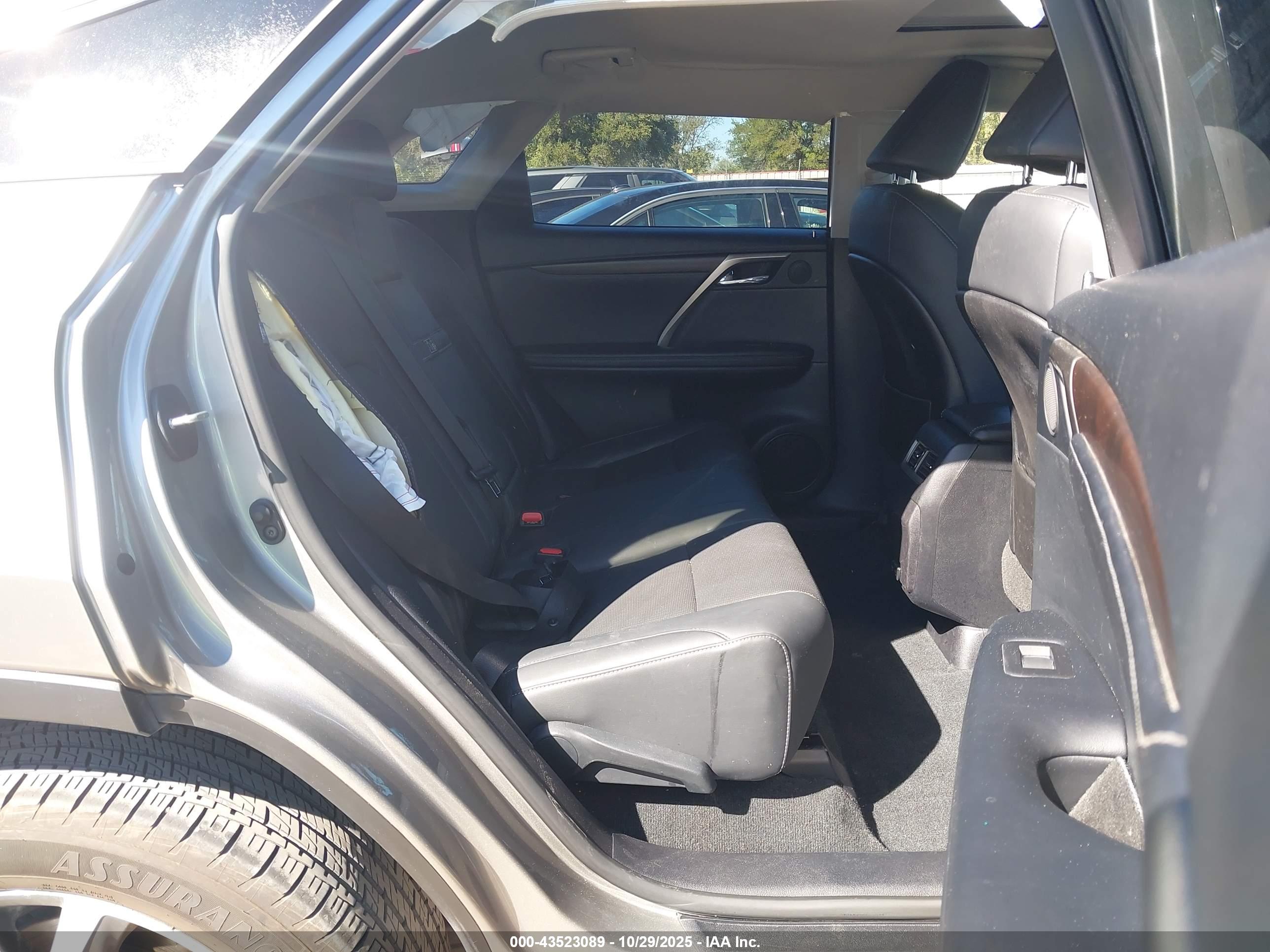 LEXUS RX image 8