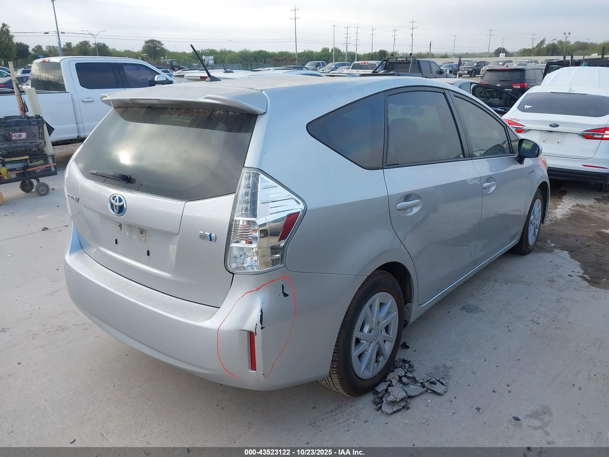 TOYOTA PRIUS image 6