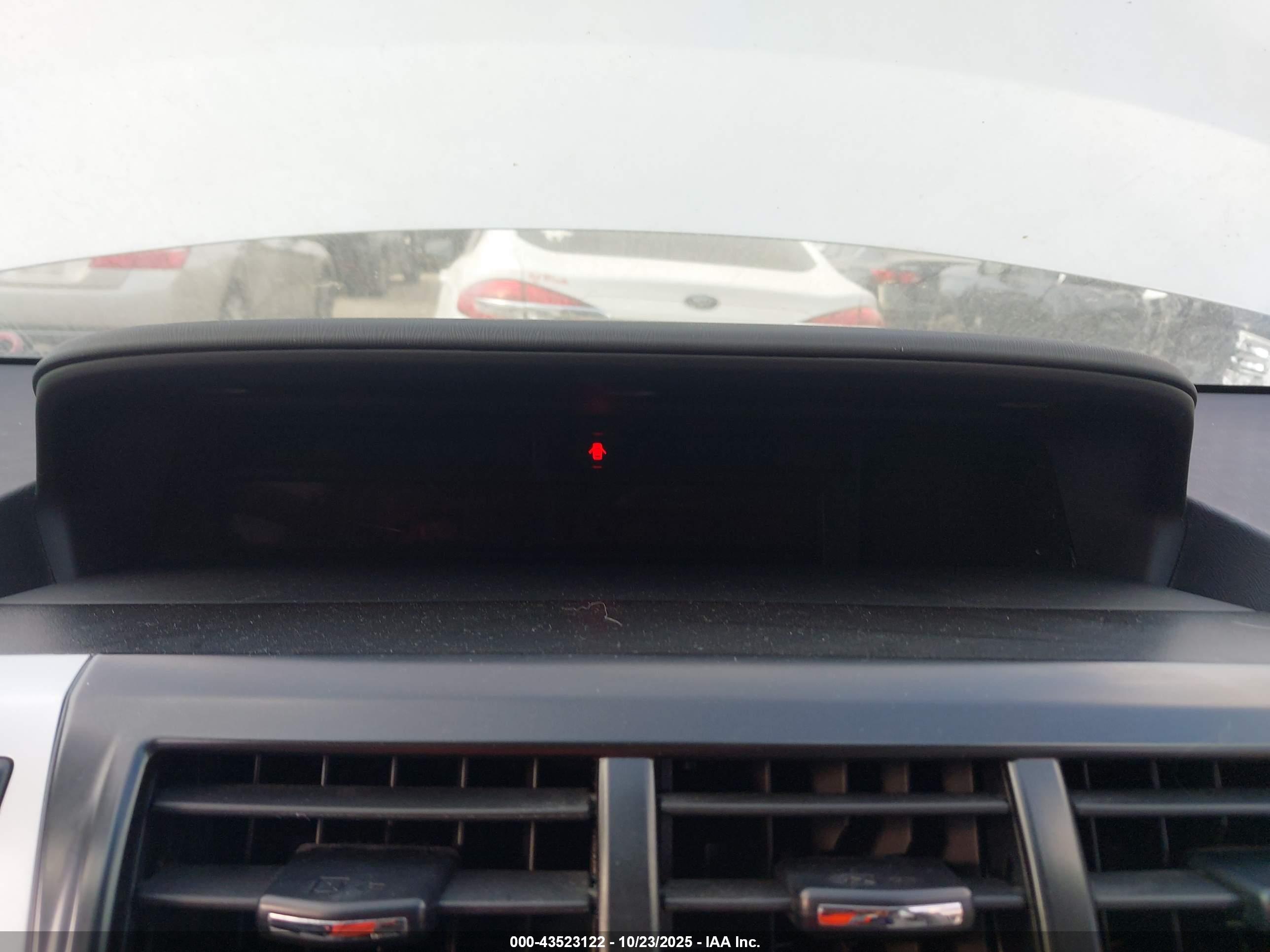 TOYOTA PRIUS image 7