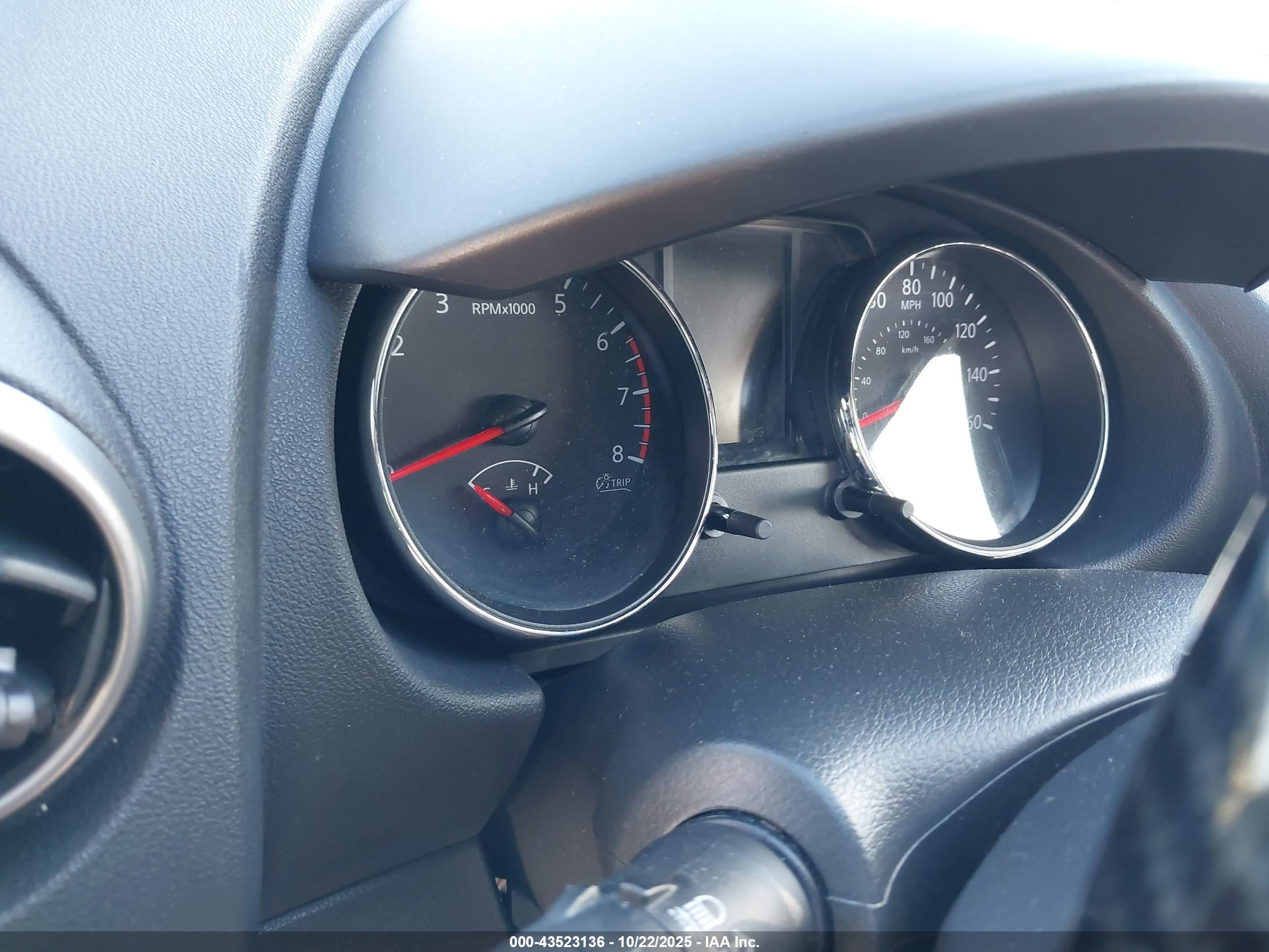NISSAN ROGUE image 7