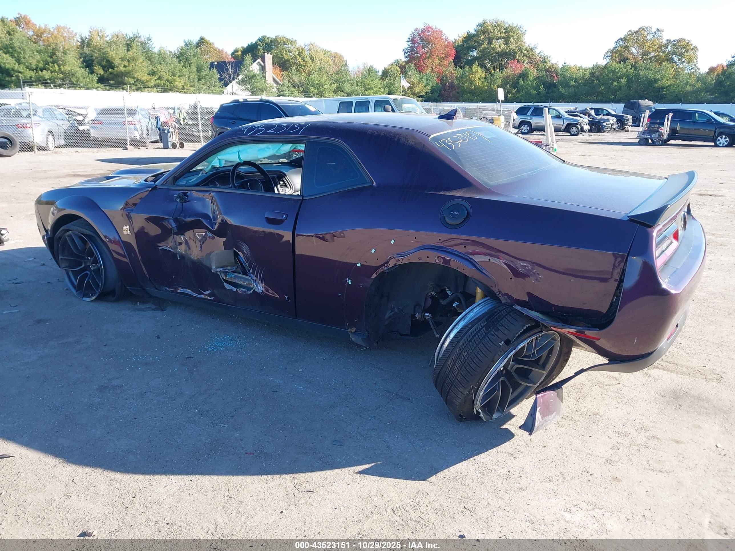 DODGE CHALLENGER image 3