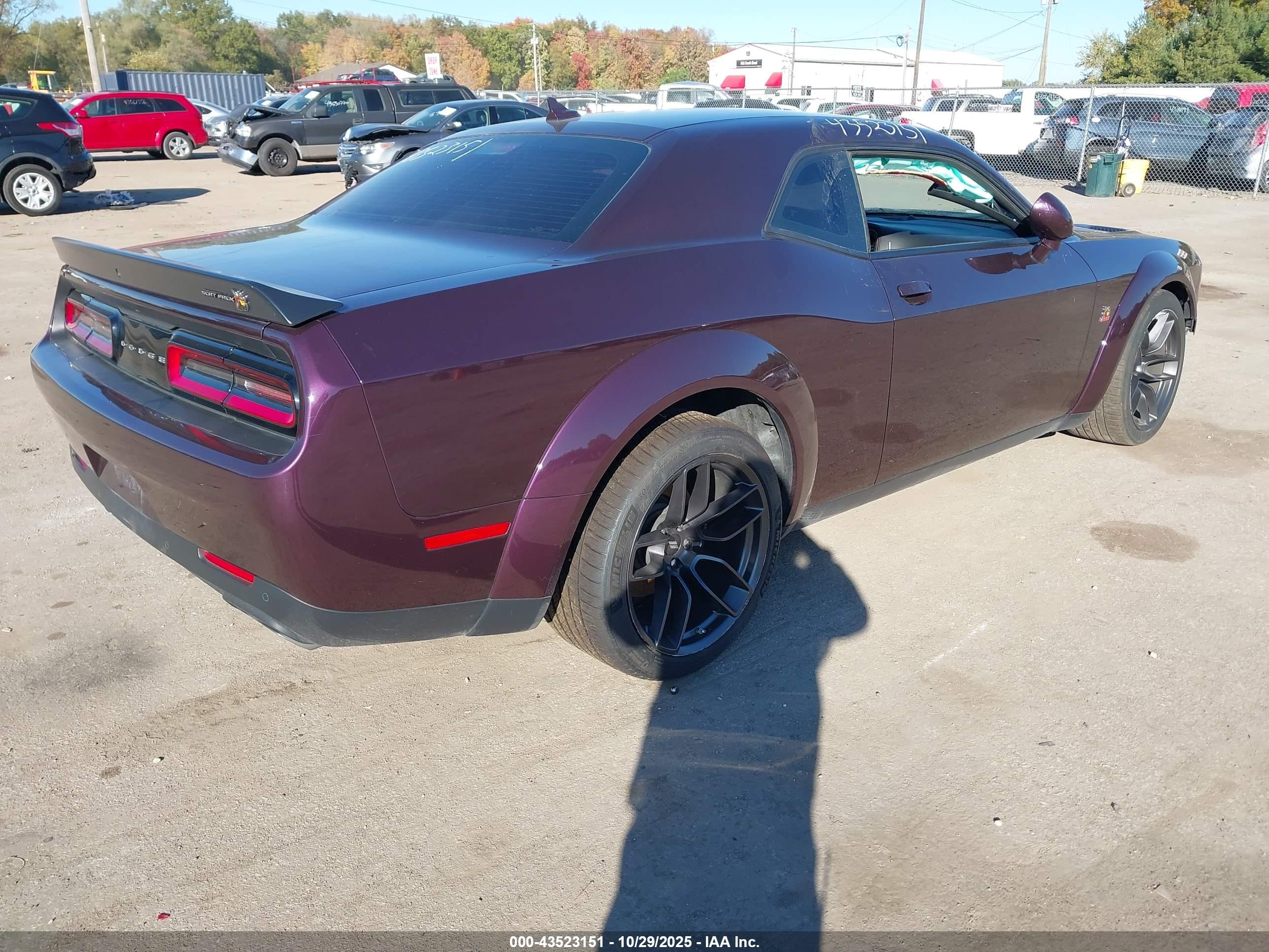 DODGE CHALLENGER image 4