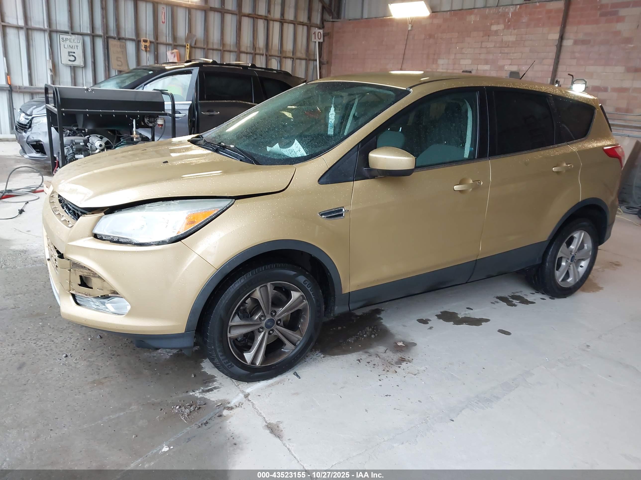FORD ESCAPE image 2