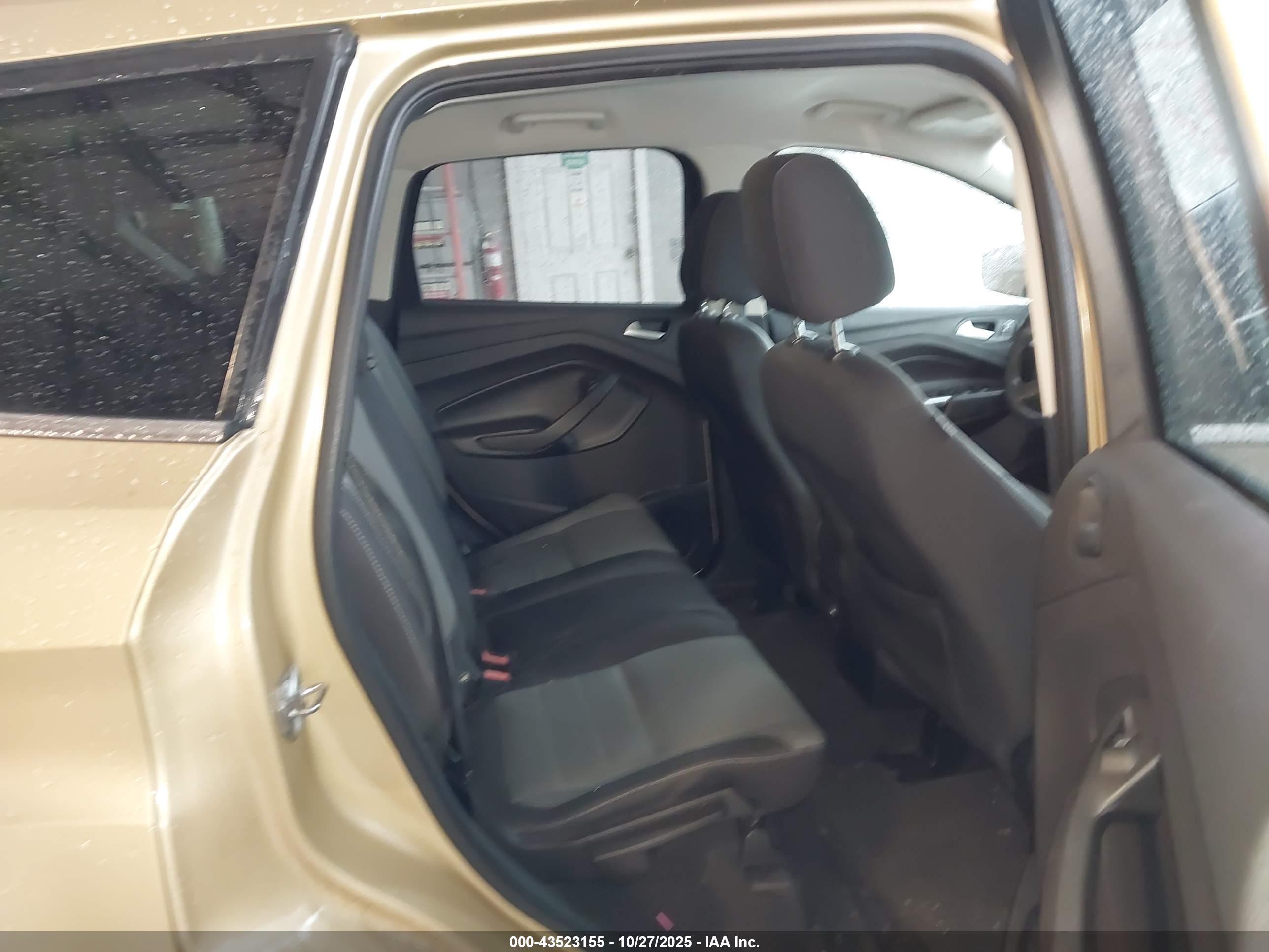 FORD ESCAPE image 8