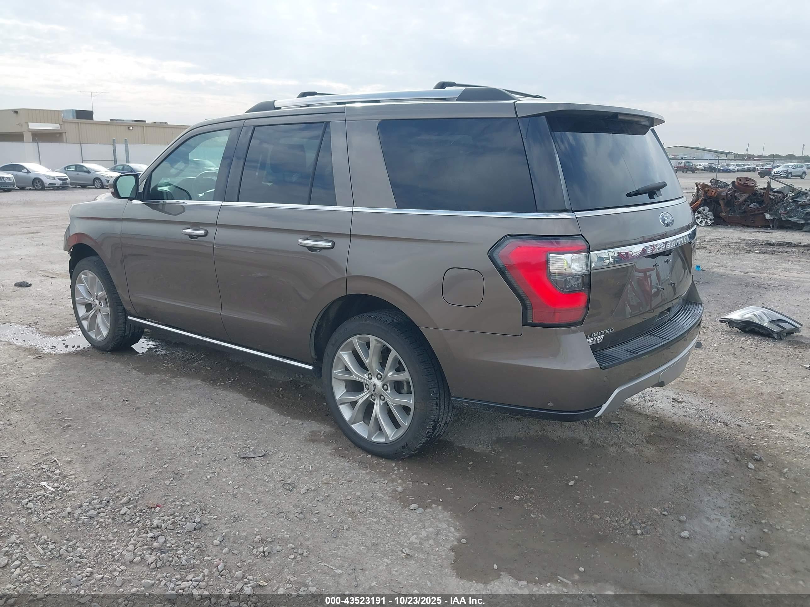 FORD EXPEDITION image 3