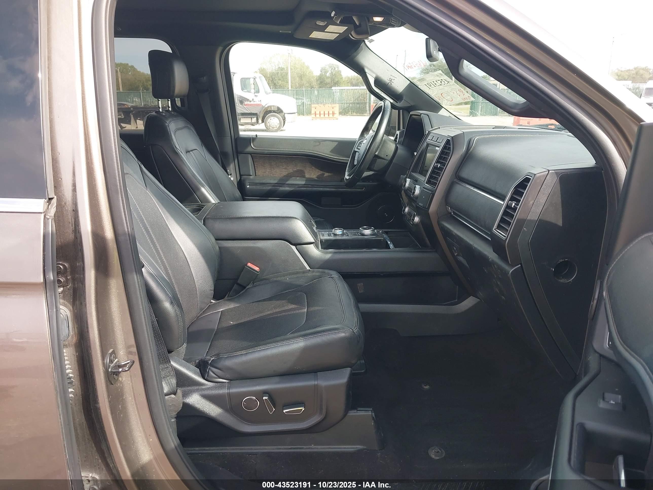 FORD EXPEDITION image 5