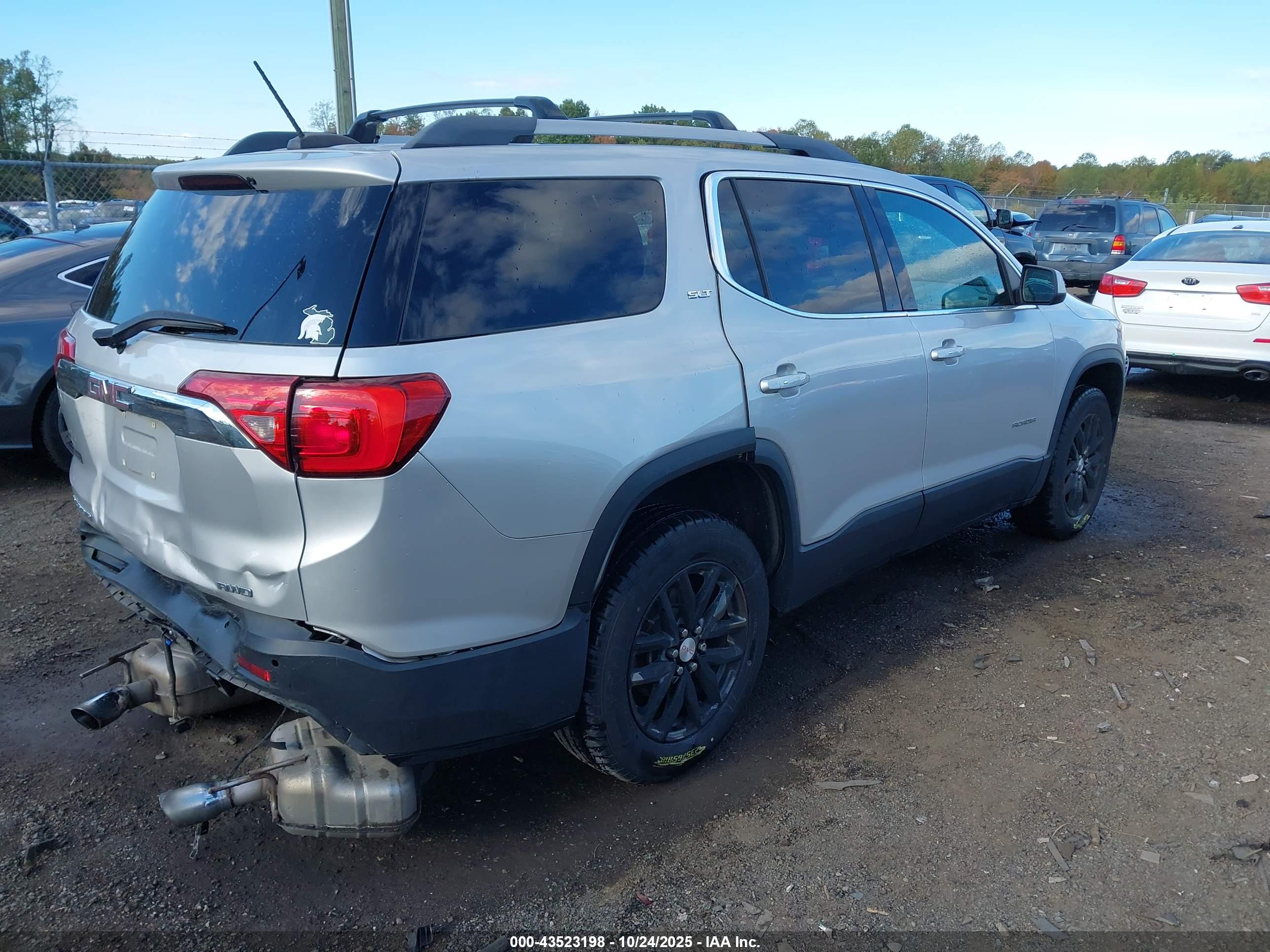 GMC ACADIA image 4