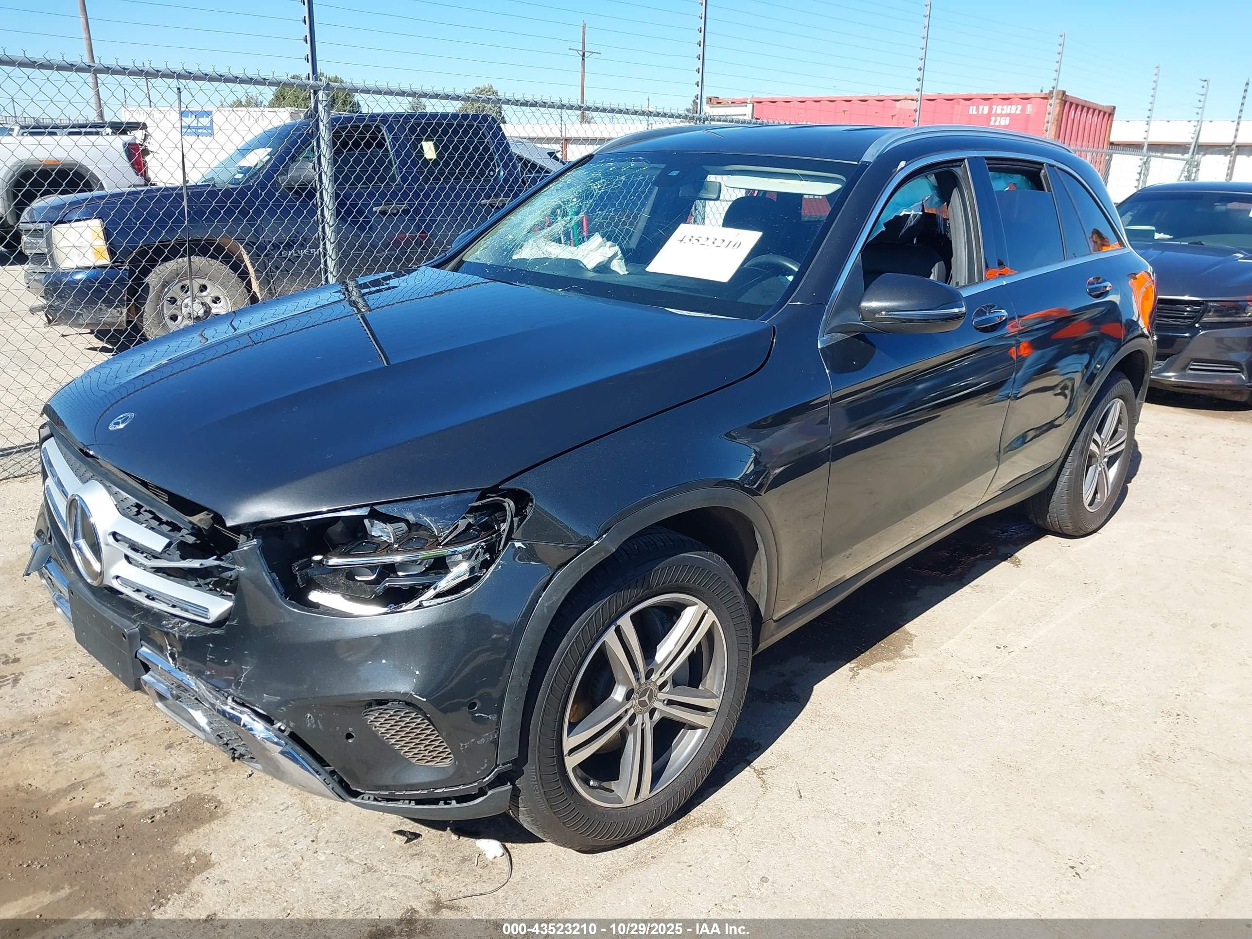 MERCEDES-BENZ GLC image 2