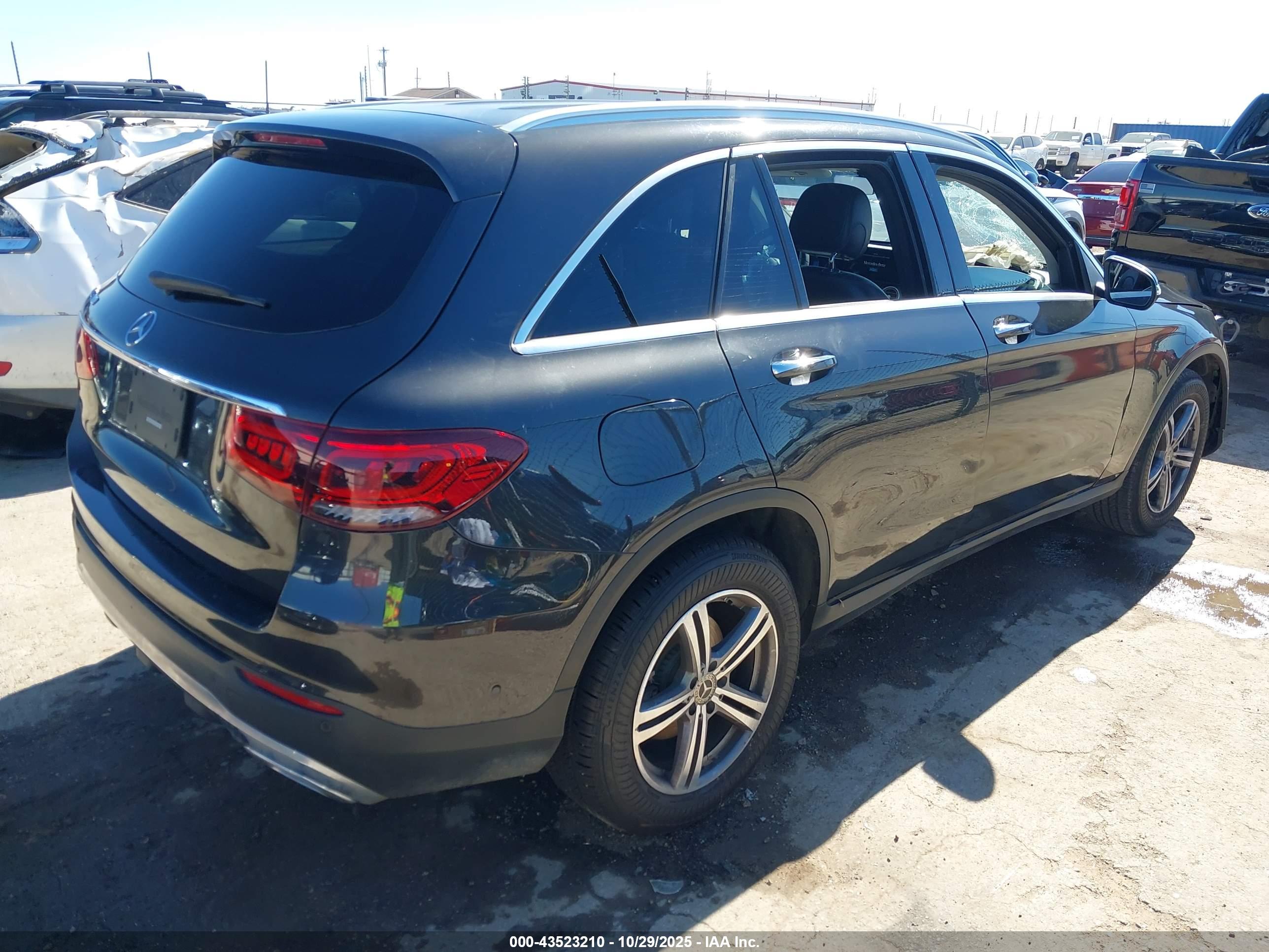 MERCEDES-BENZ GLC image 4