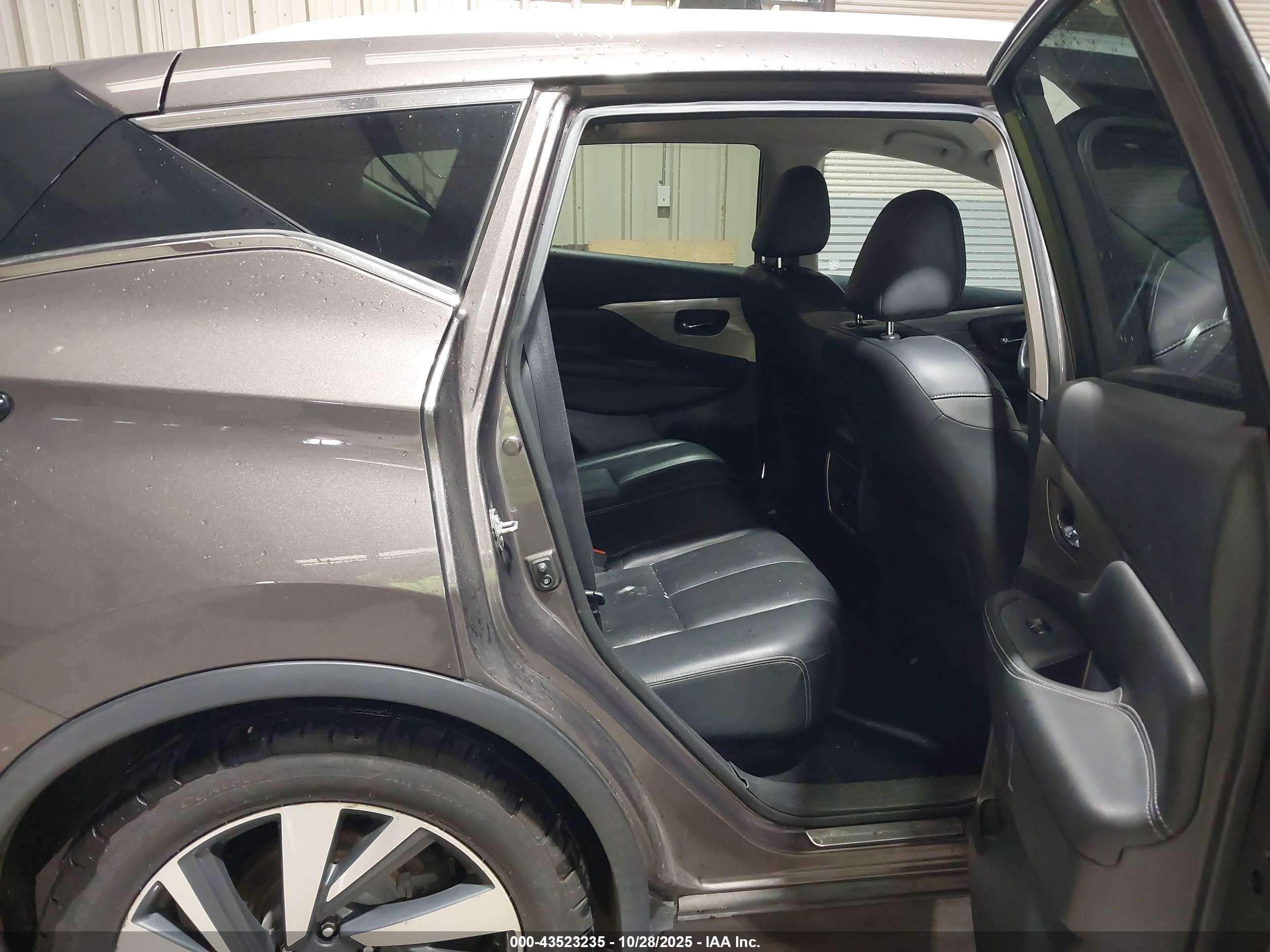 NISSAN MURANO image 8