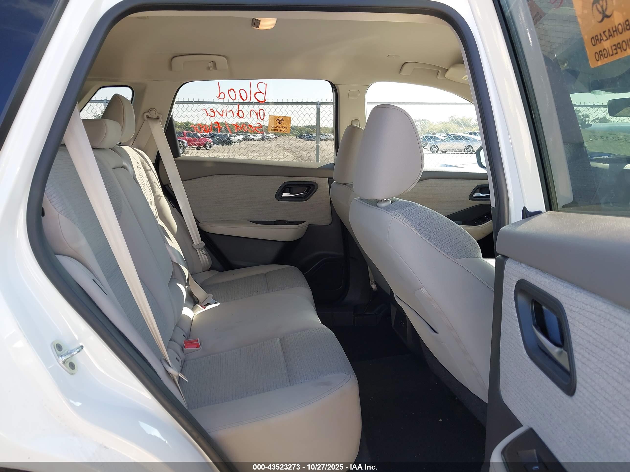 NISSAN ROGUE image 8