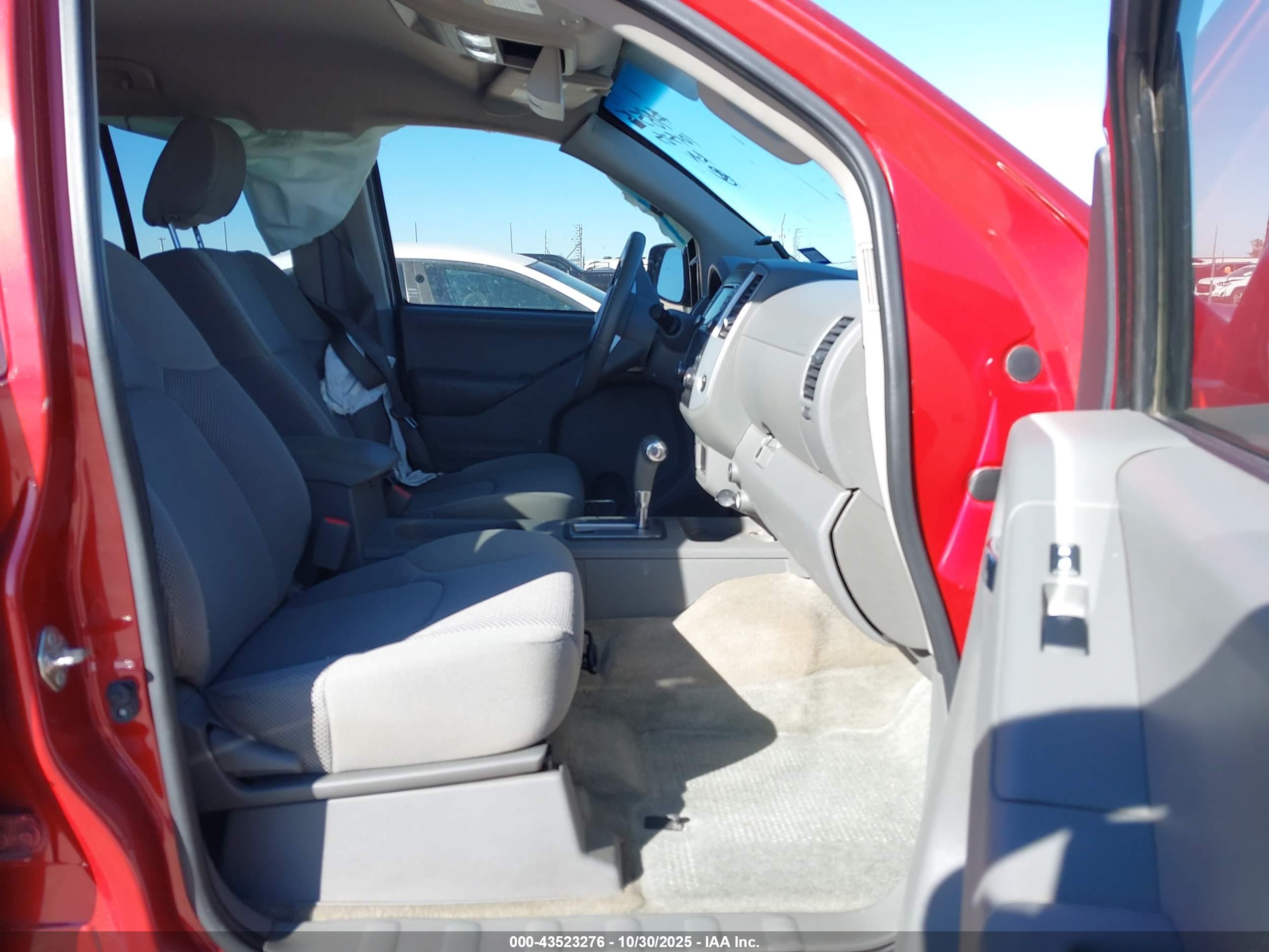 NISSAN FRONTIER image 5