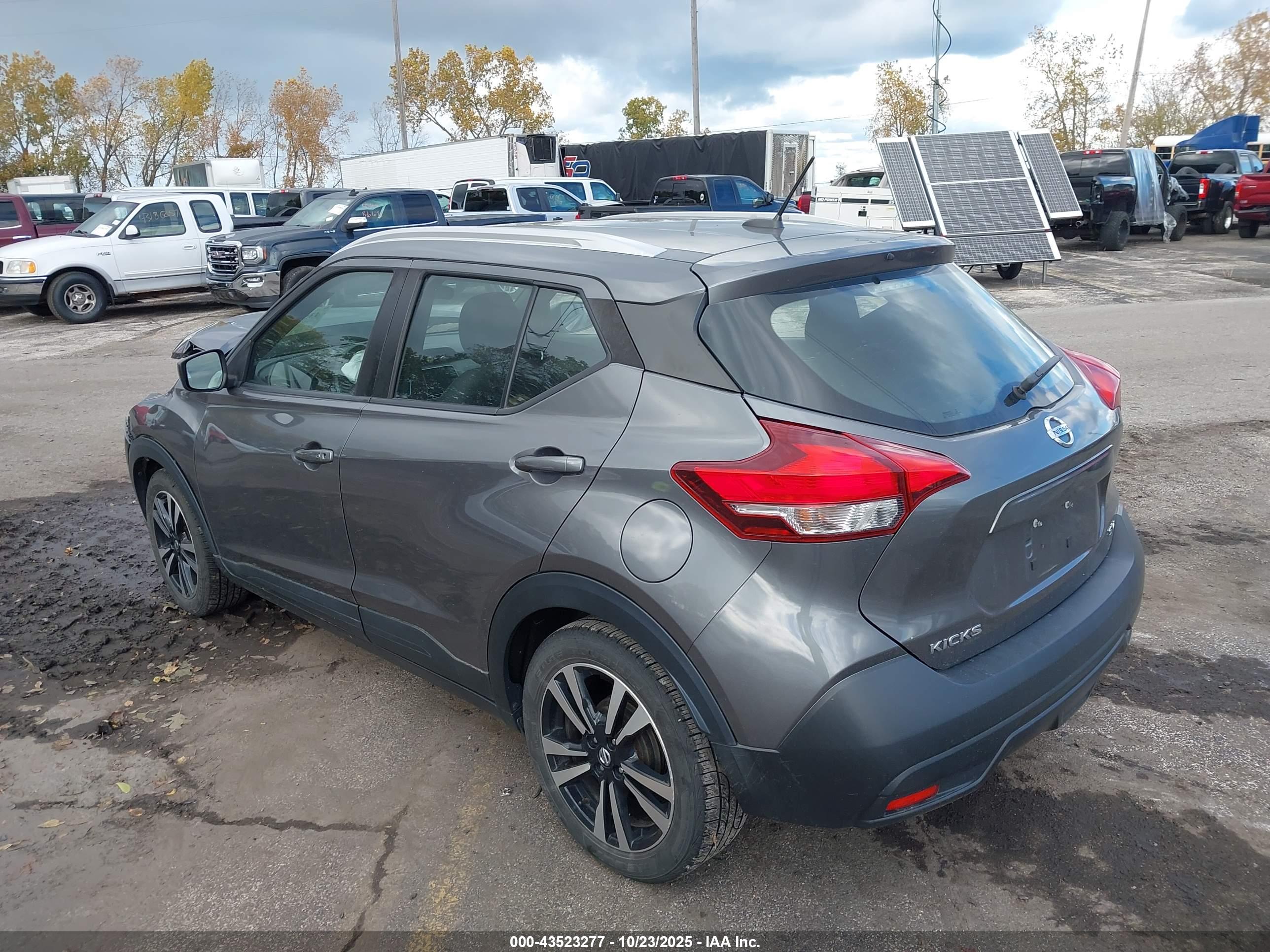 NISSAN KICKS image 3