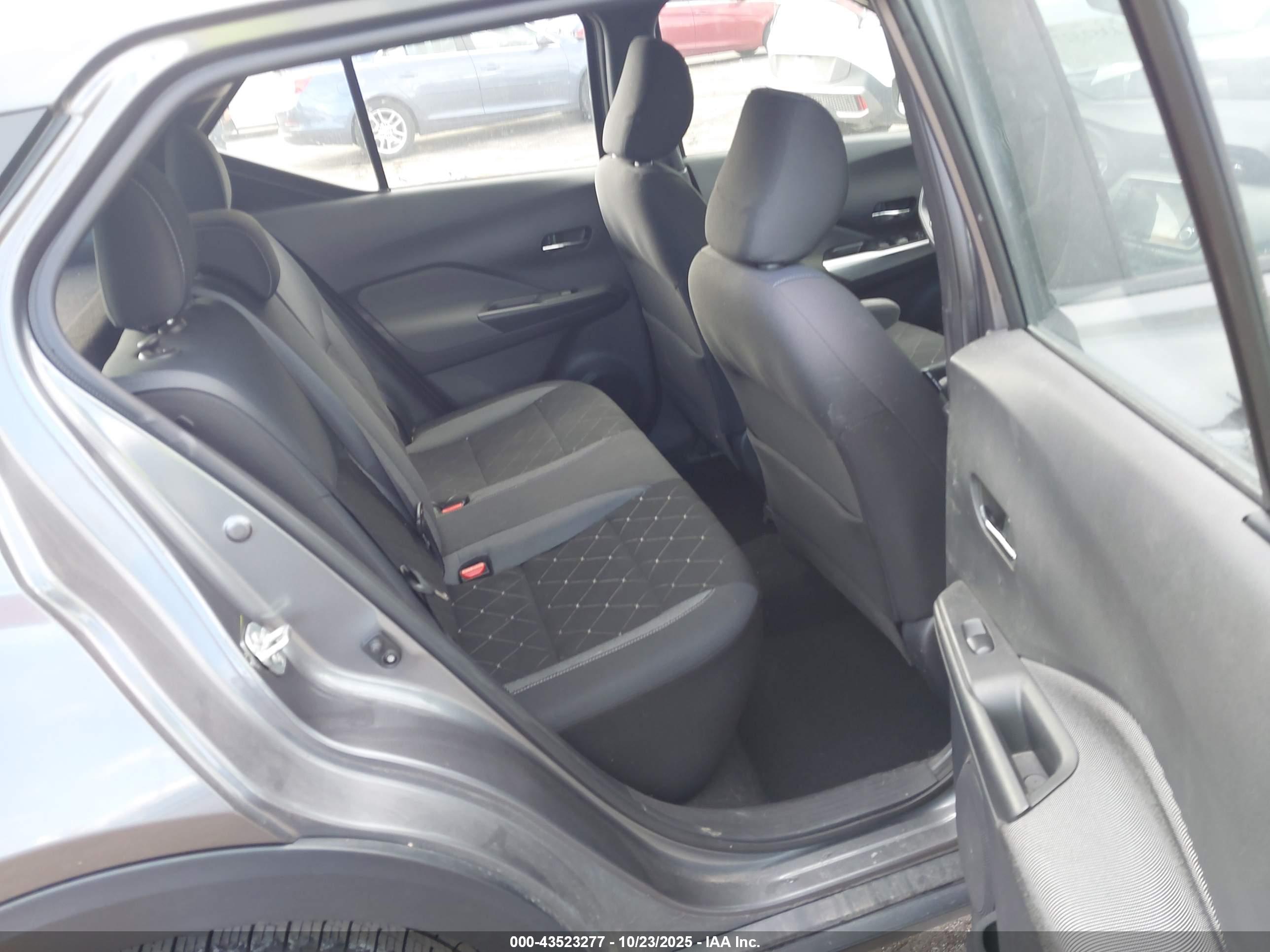 NISSAN KICKS image 8