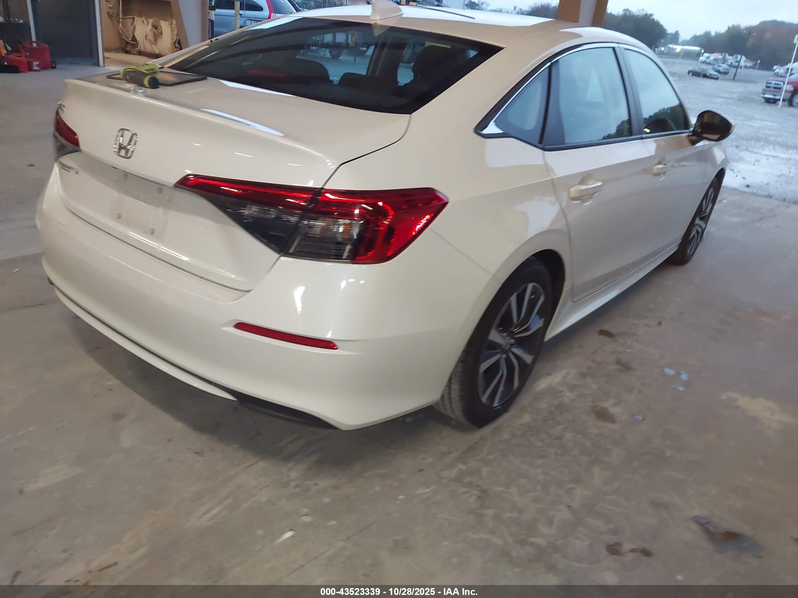 HONDA CIVIC image 4