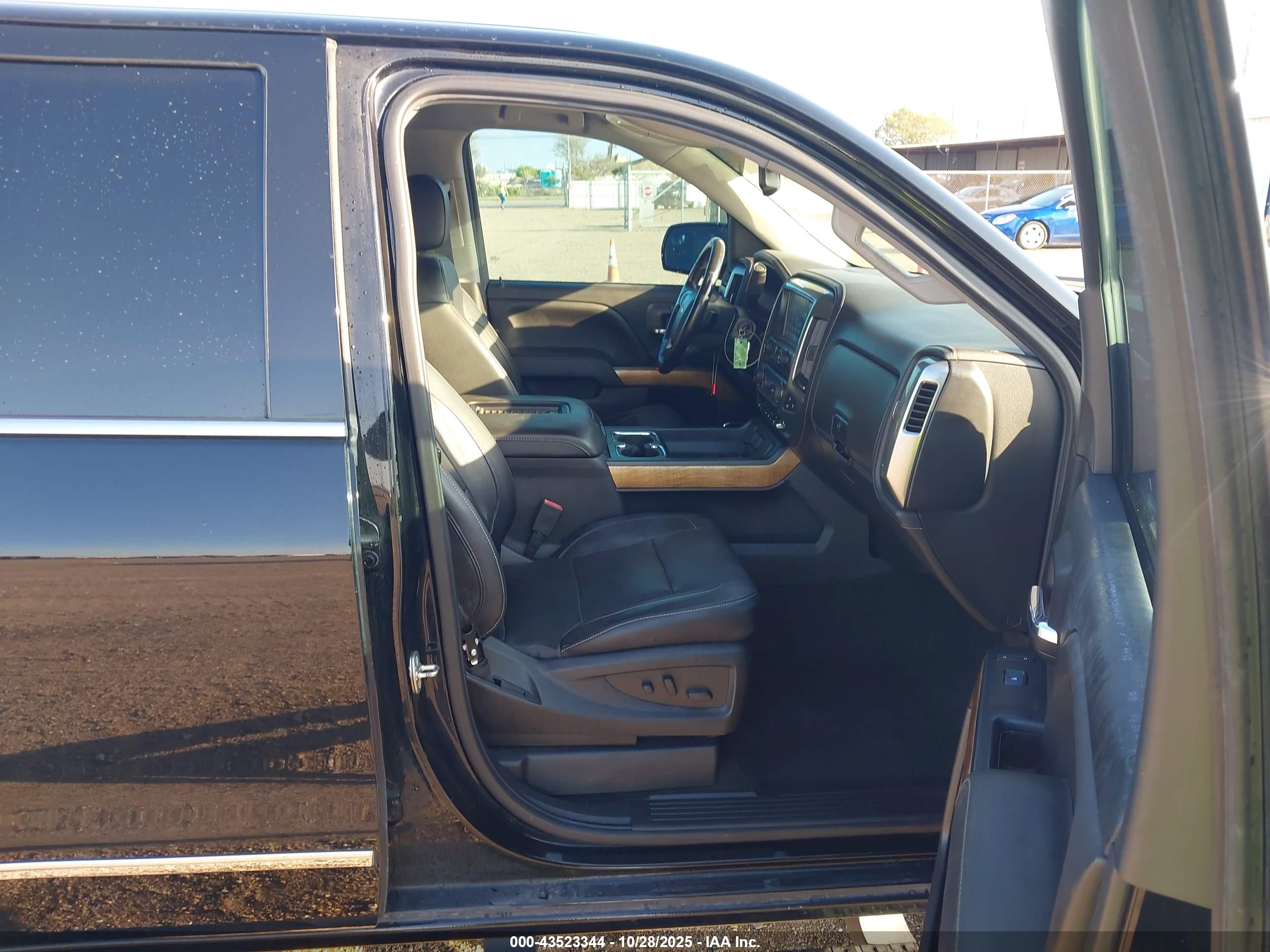CHEVROLET SILVERADO image 5