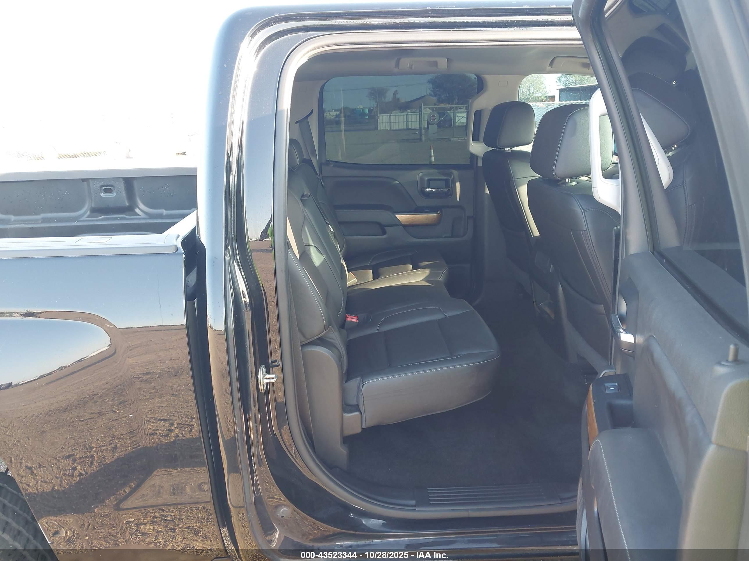 CHEVROLET SILVERADO image 8