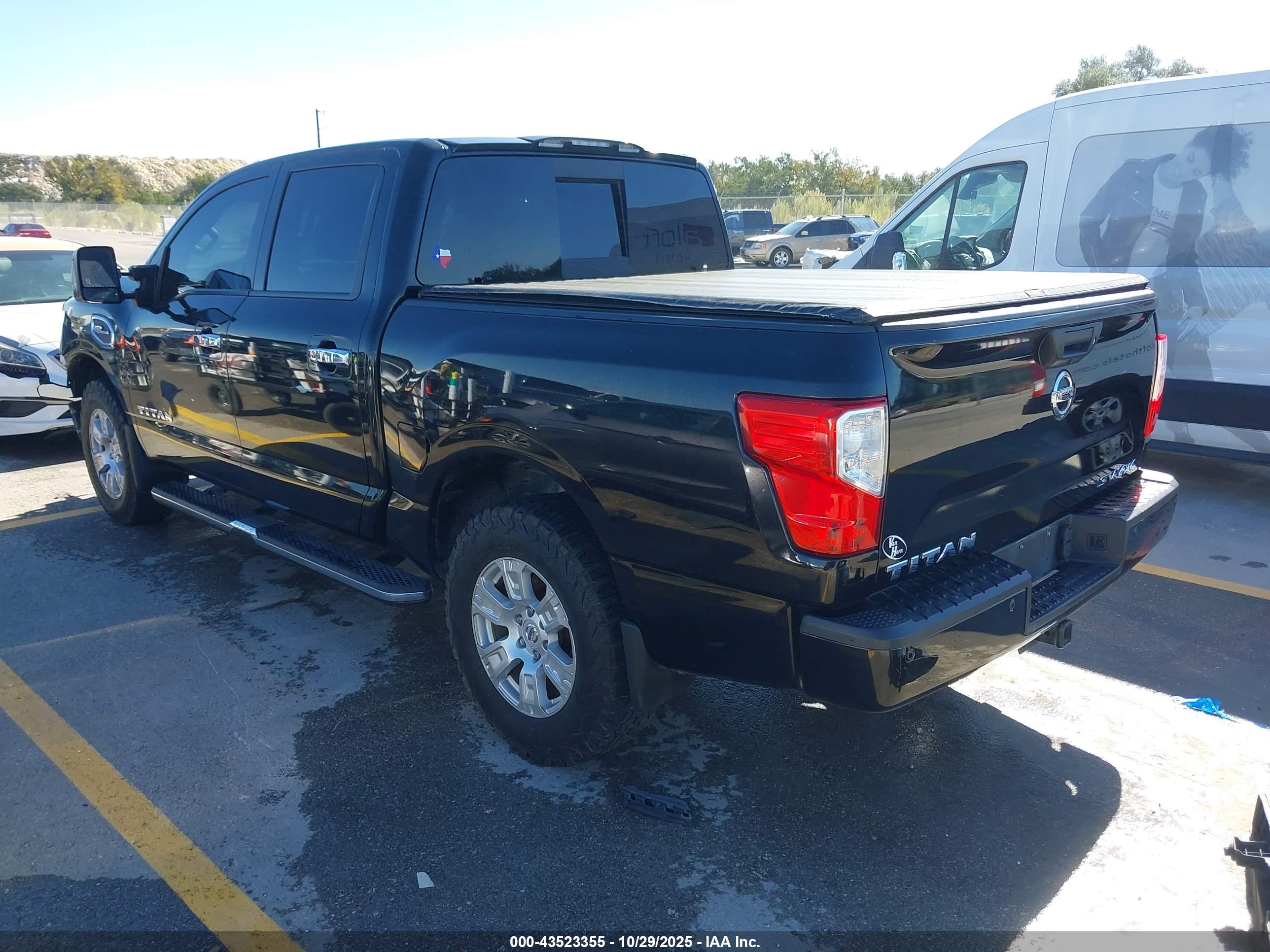 NISSAN TITAN image 3