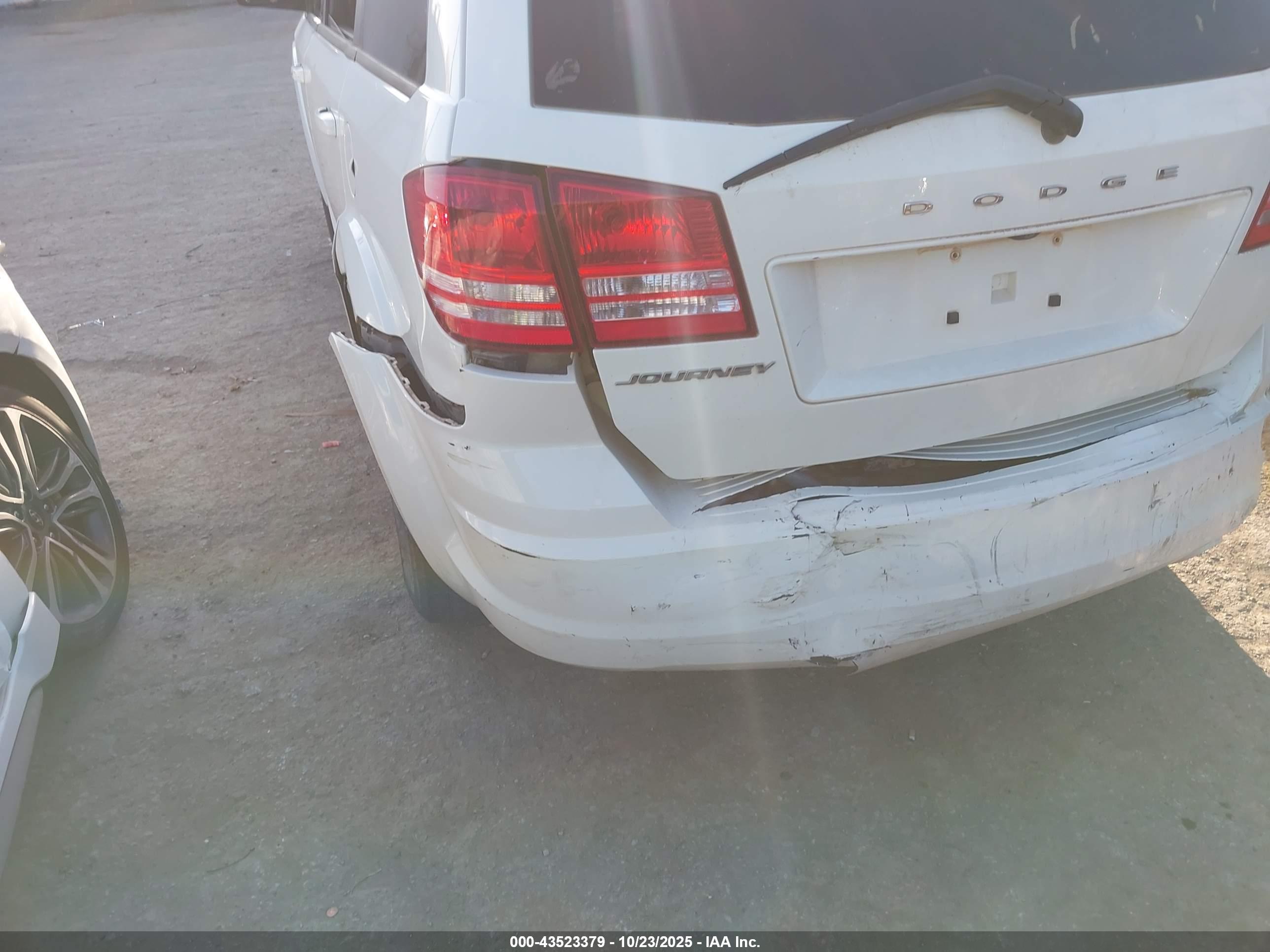 DODGE JOURNEY image 6