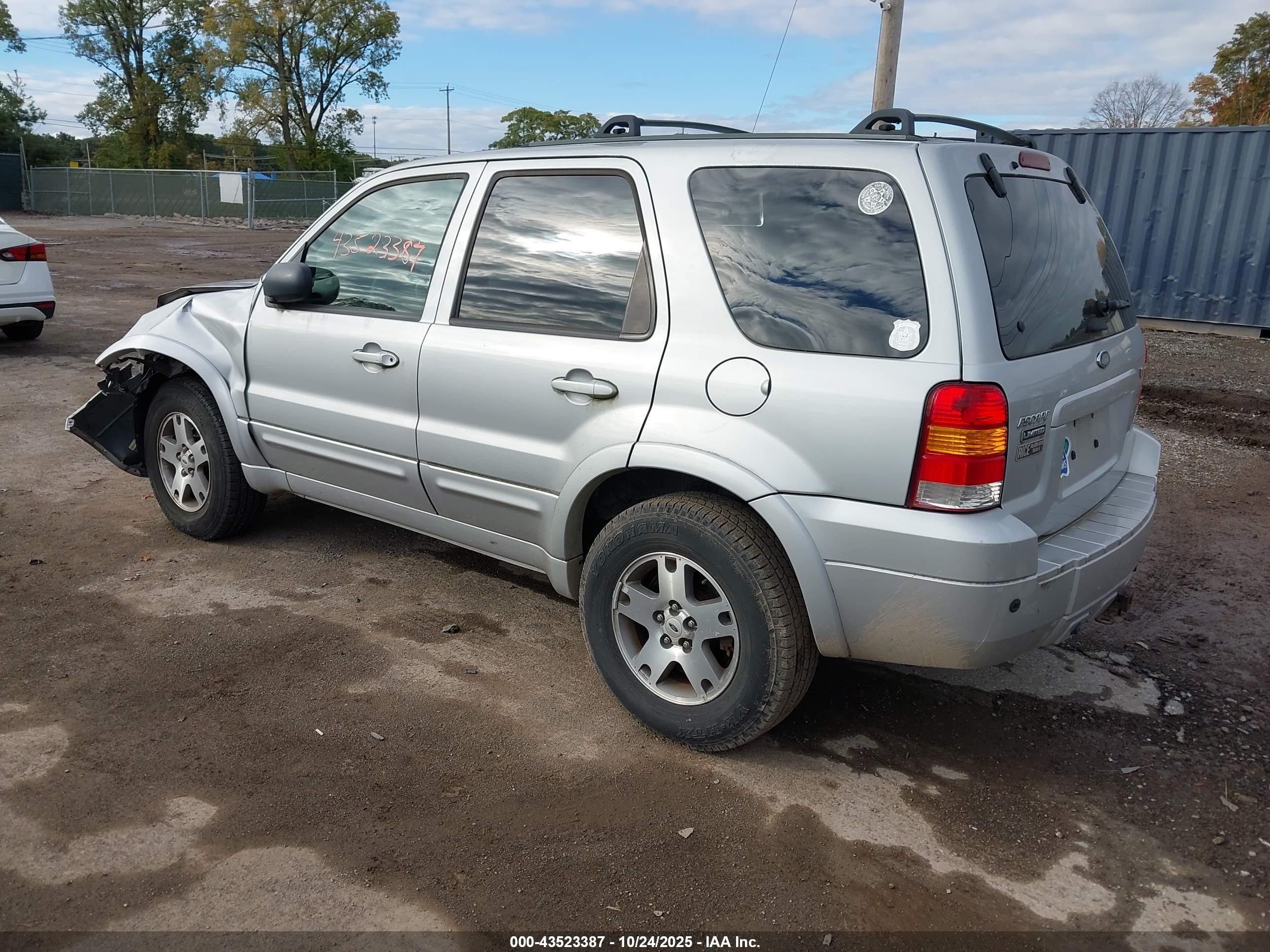 FORD ESCAPE image 3