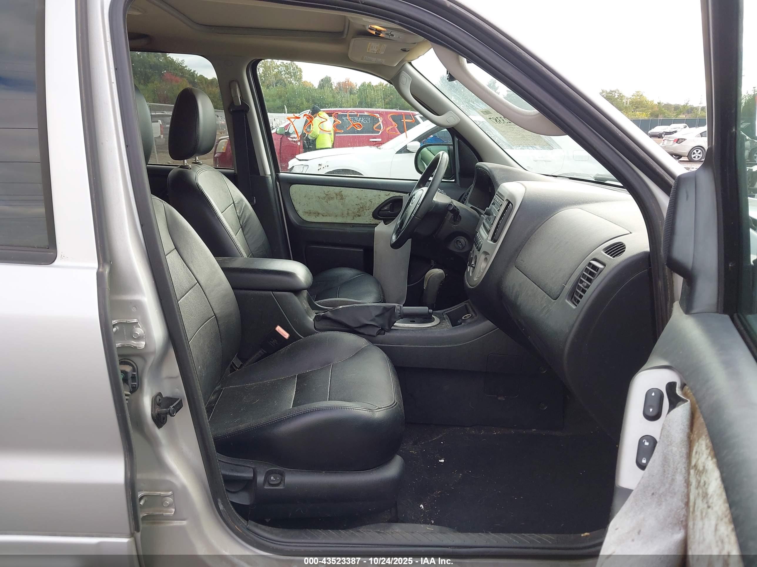 FORD ESCAPE image 5