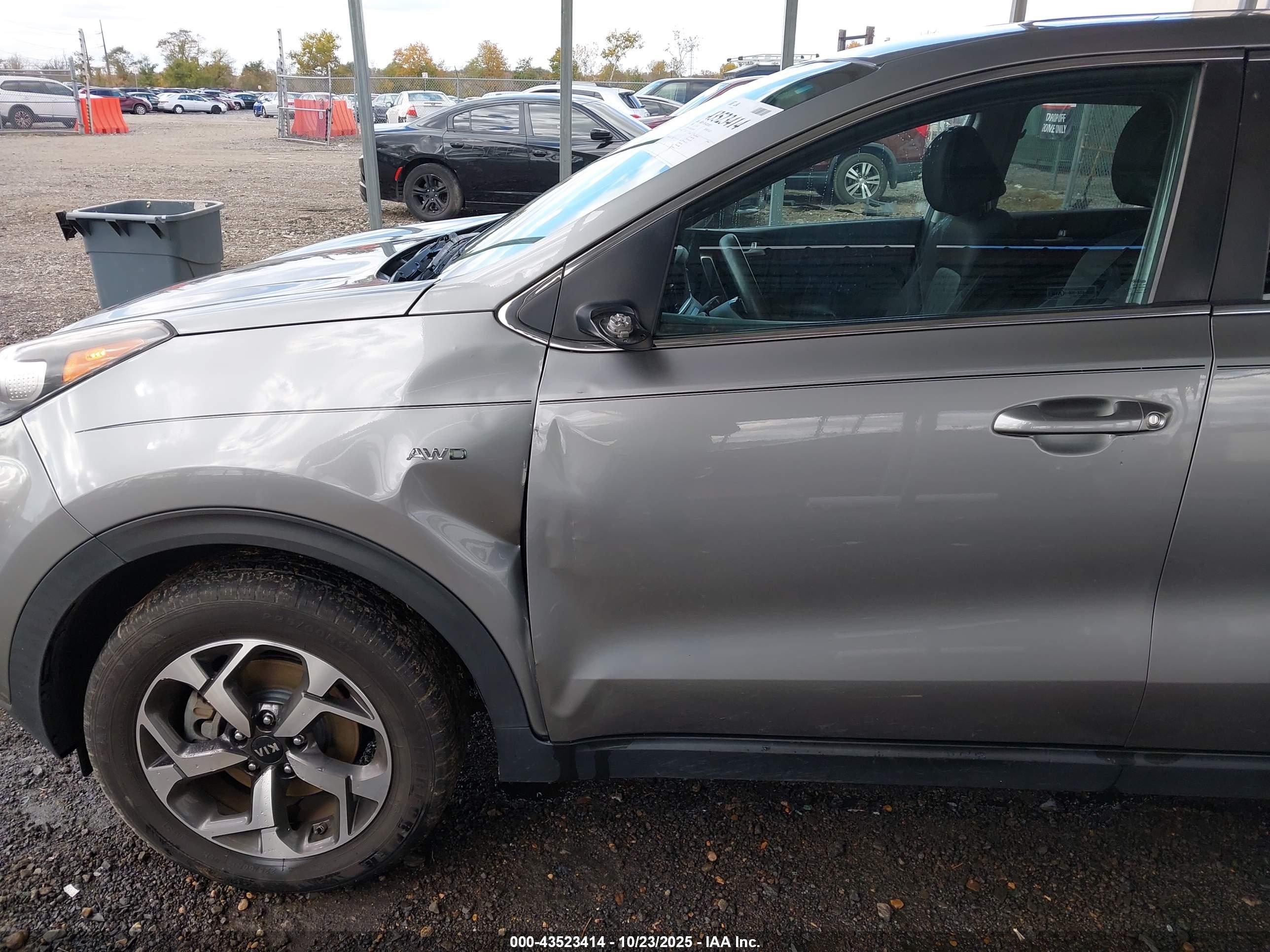 KIA SPORTAGE image 6