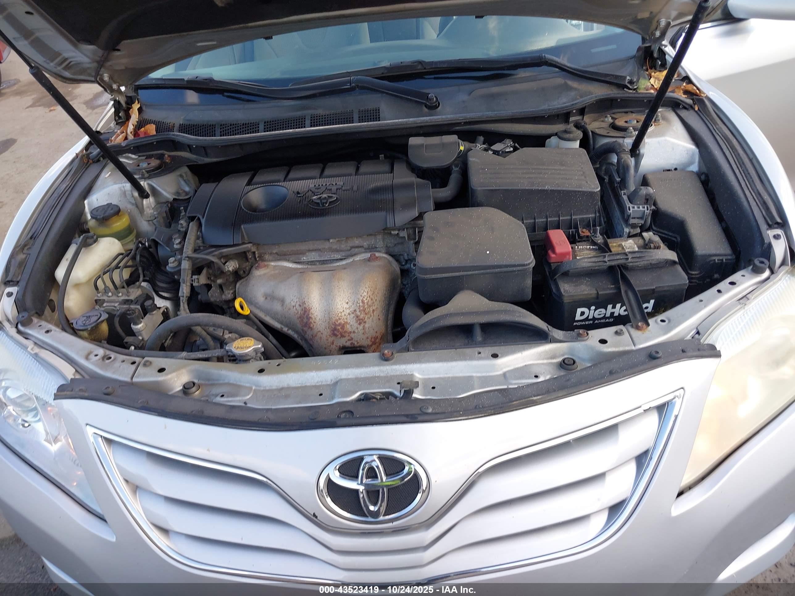 TOYOTA CAMRY image 10