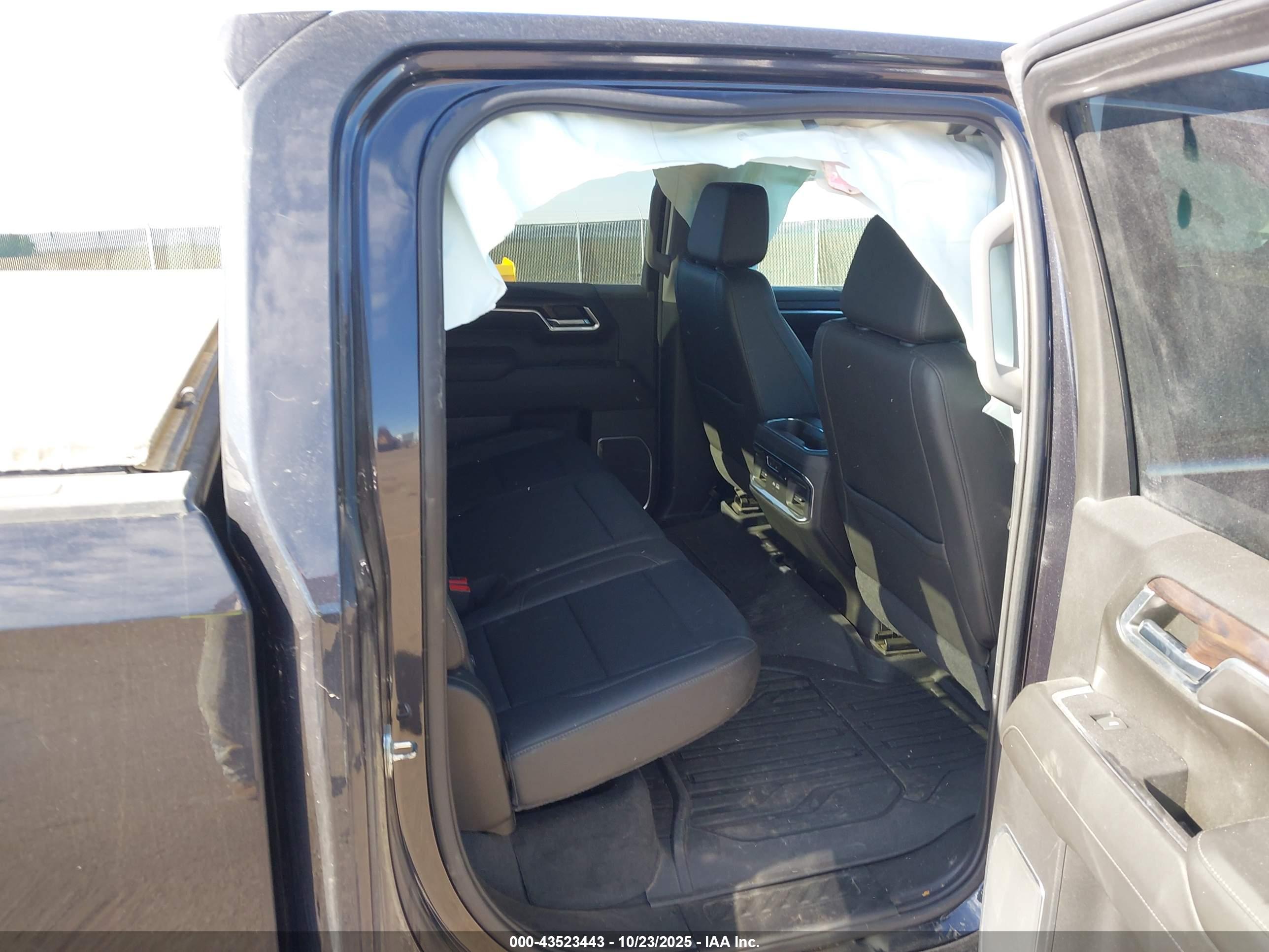 GMC SIERRA image 8