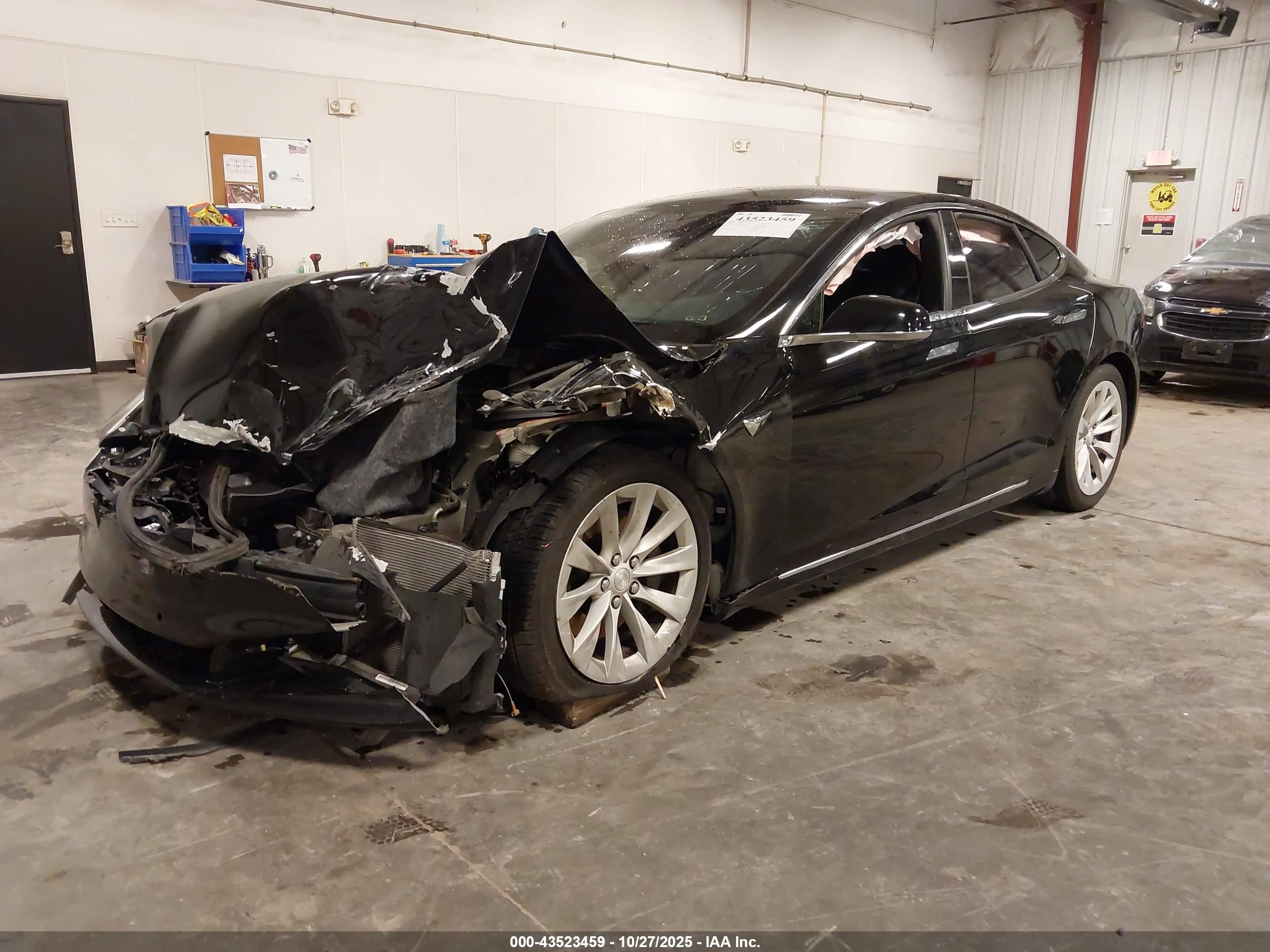 TESLA MODEL image 2